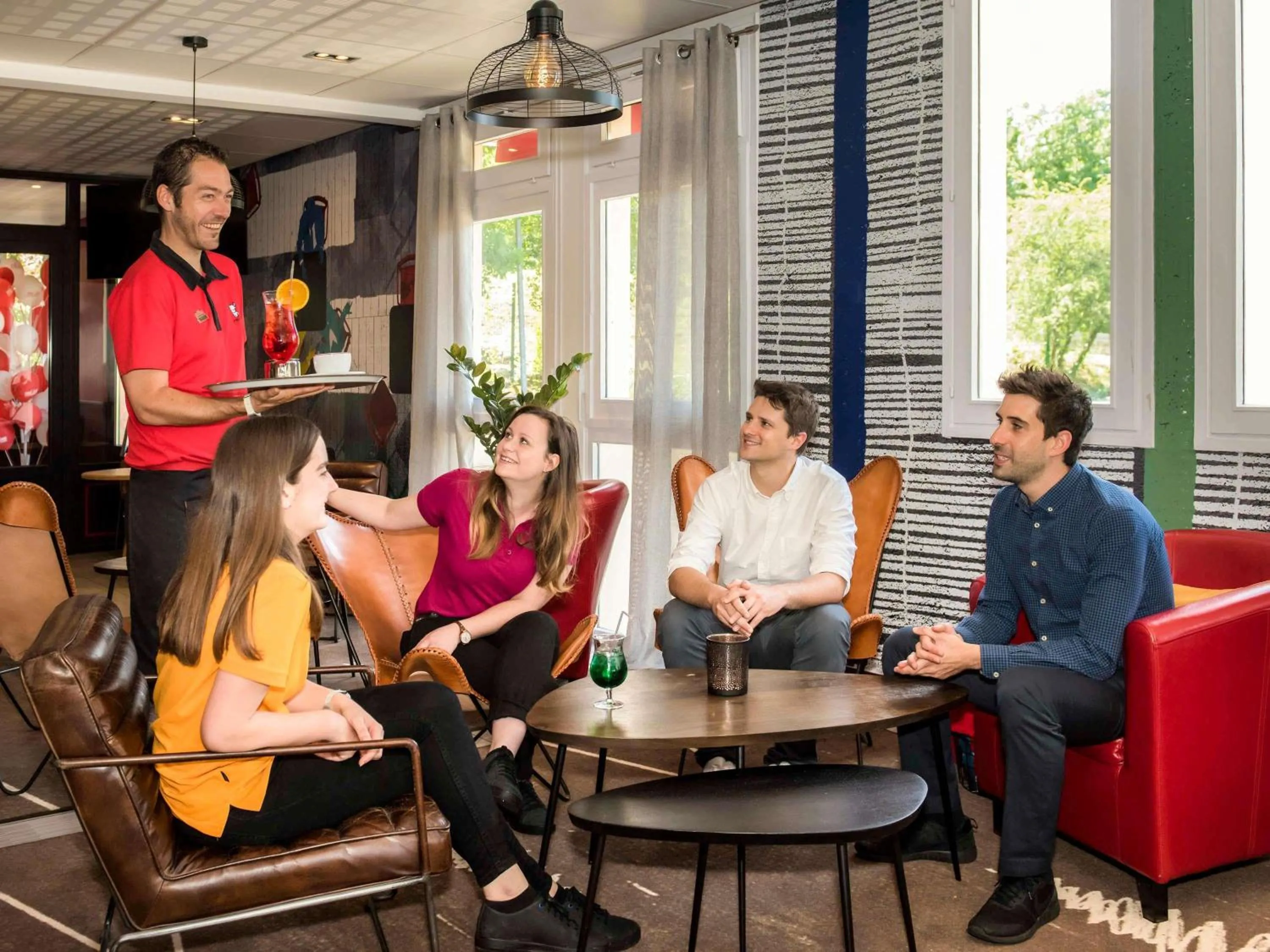 Lounge or bar in ibis Antibes Sophia-Antipolis