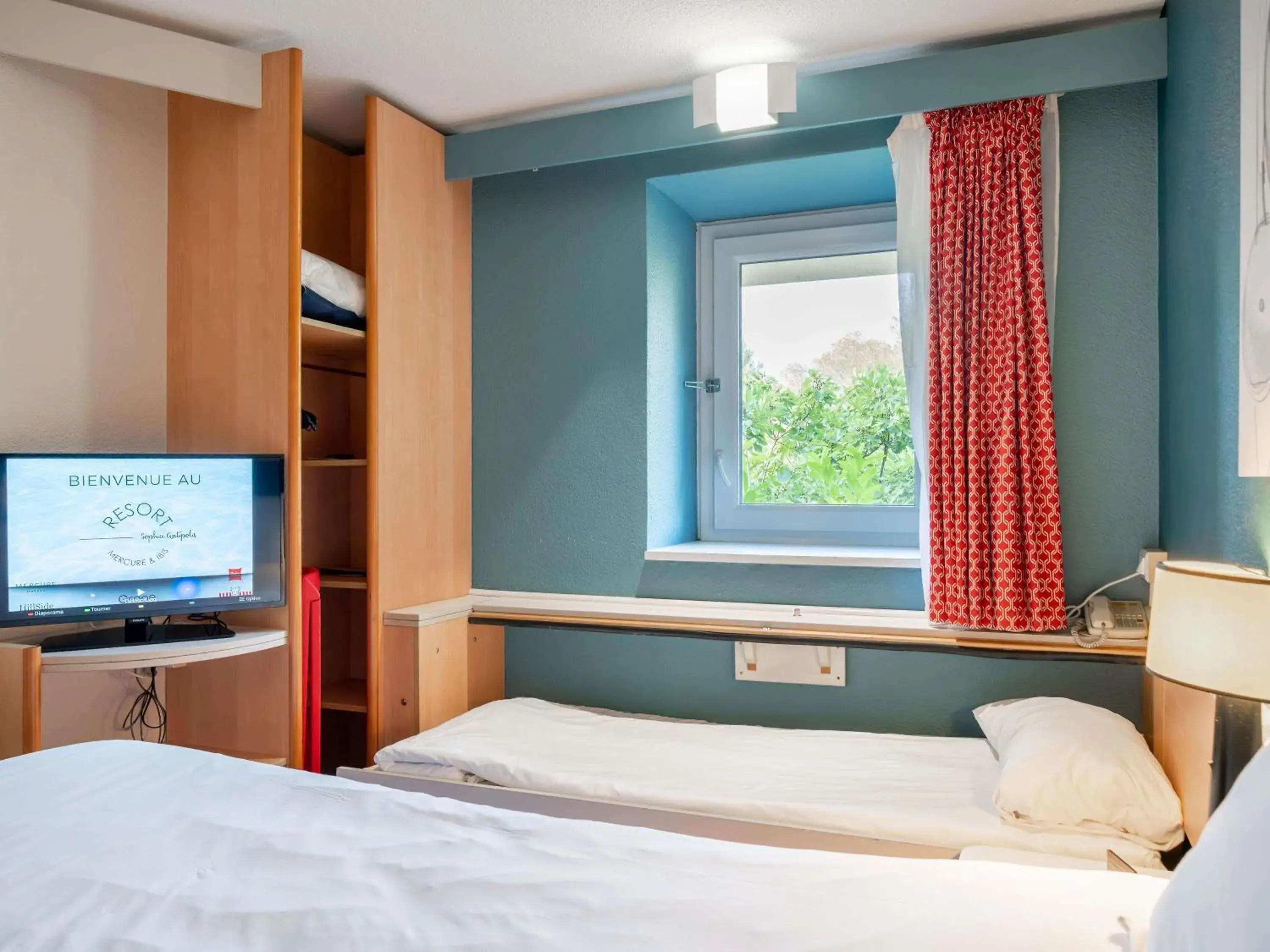 Bedroom, Bed in ibis Antibes Sophia-Antipolis Bedroom, Bed in ibis Antibes Sophia-Antipolis