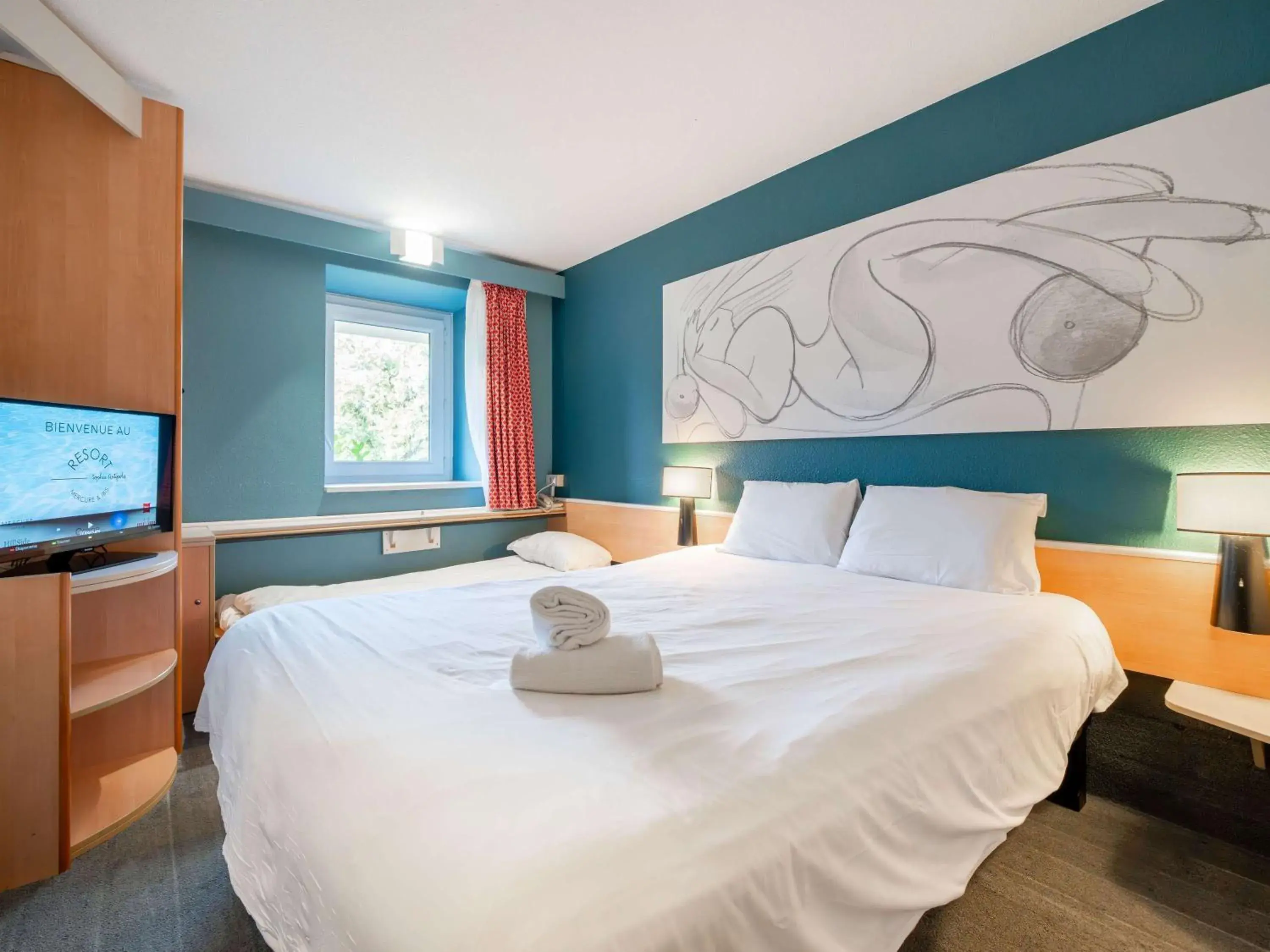 Bedroom, Bed in ibis Antibes Sophia-Antipolis Bedroom, Bed in ibis Antibes Sophia-Antipolis