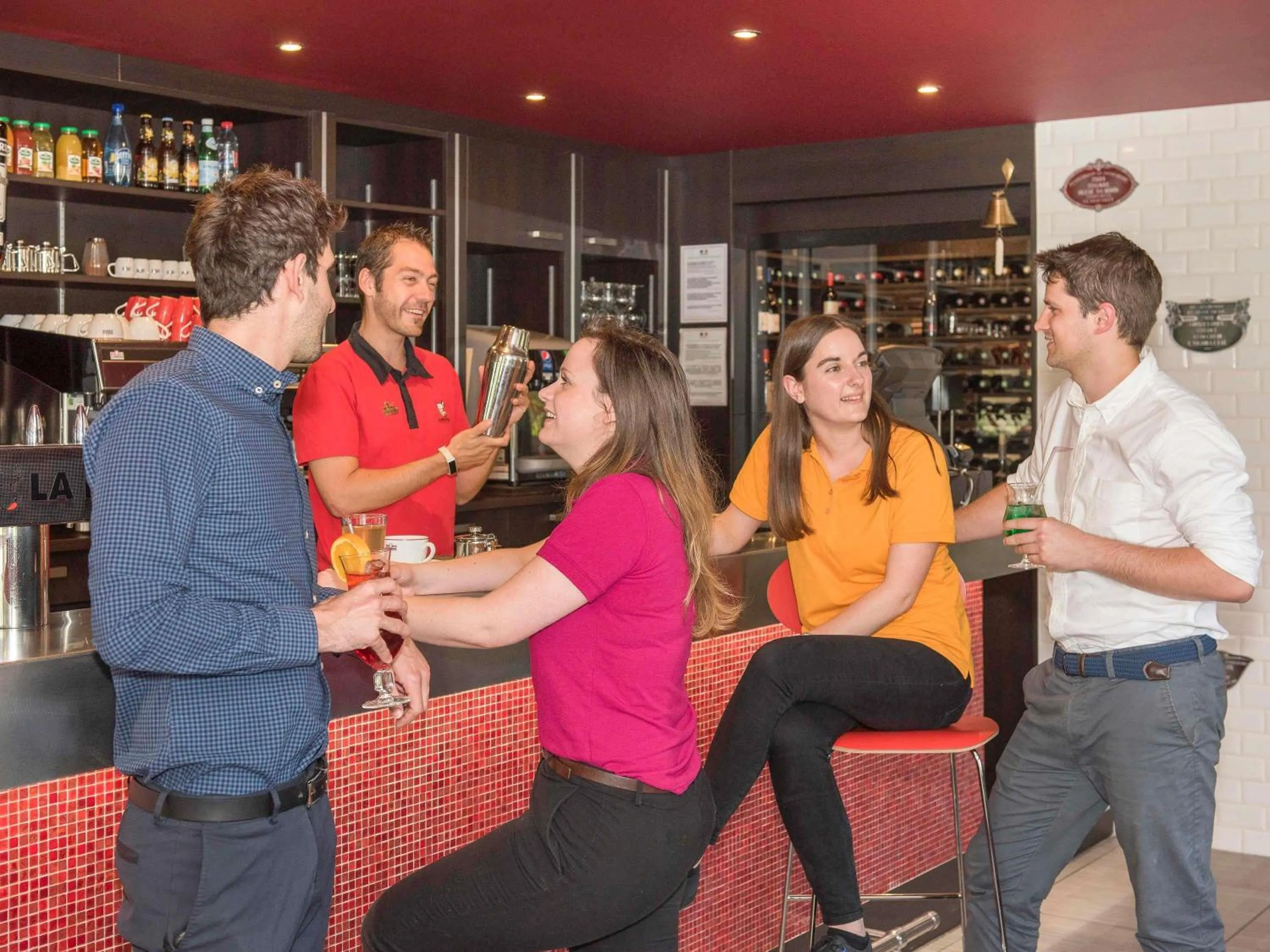 Lounge or bar in ibis Antibes Sophia-Antipolis