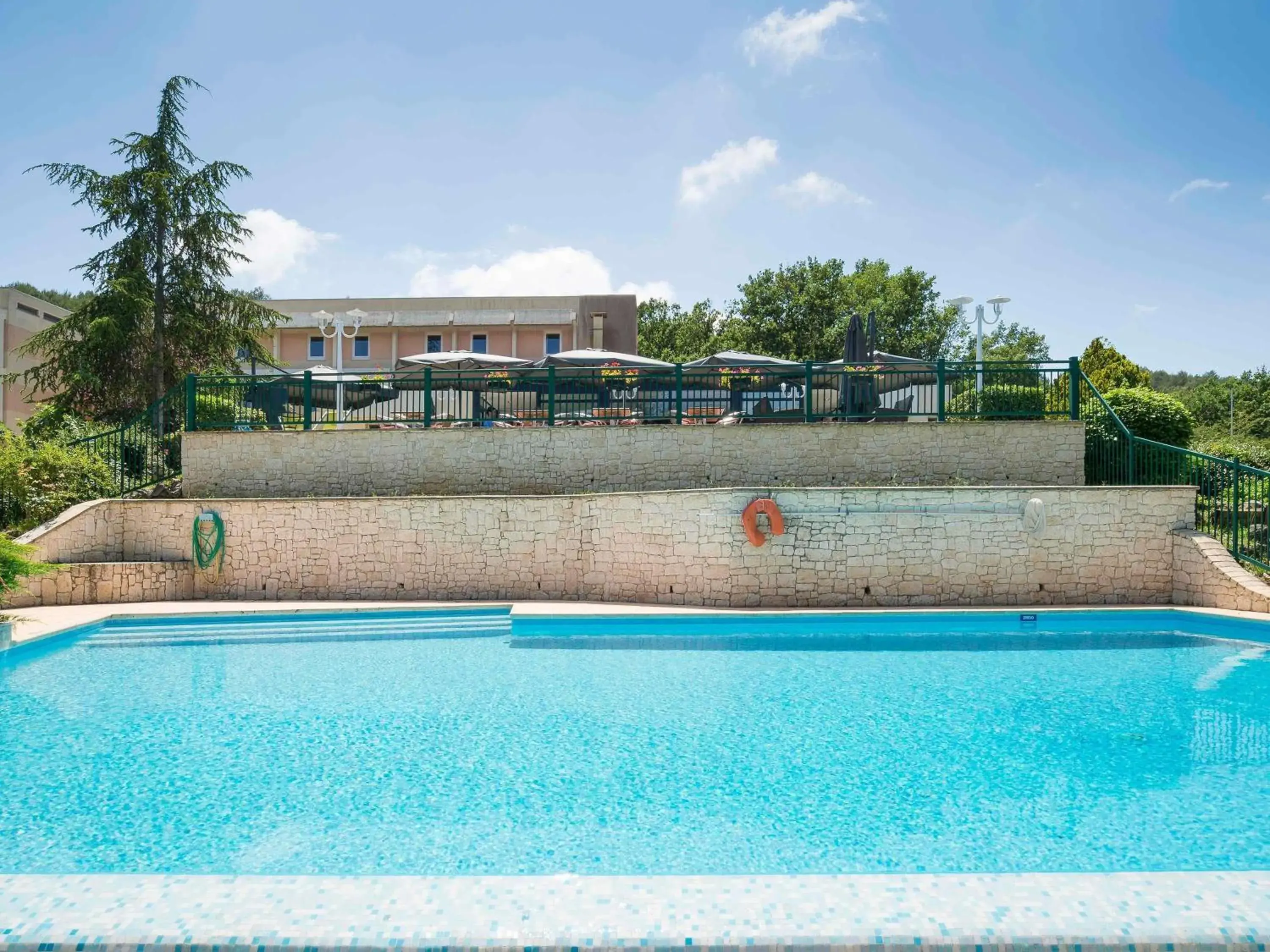 Pool view in ibis Antibes Sophia-Antipolis Pool view in ibis Antibes Sophia-Antipolis