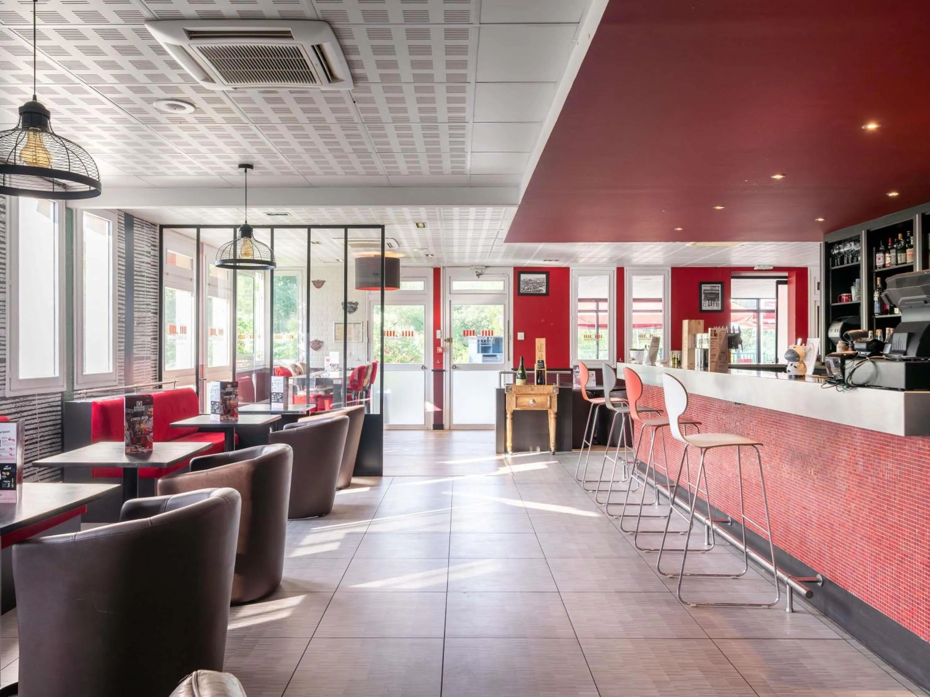 Lounge or bar in ibis Antibes Sophia-Antipolis