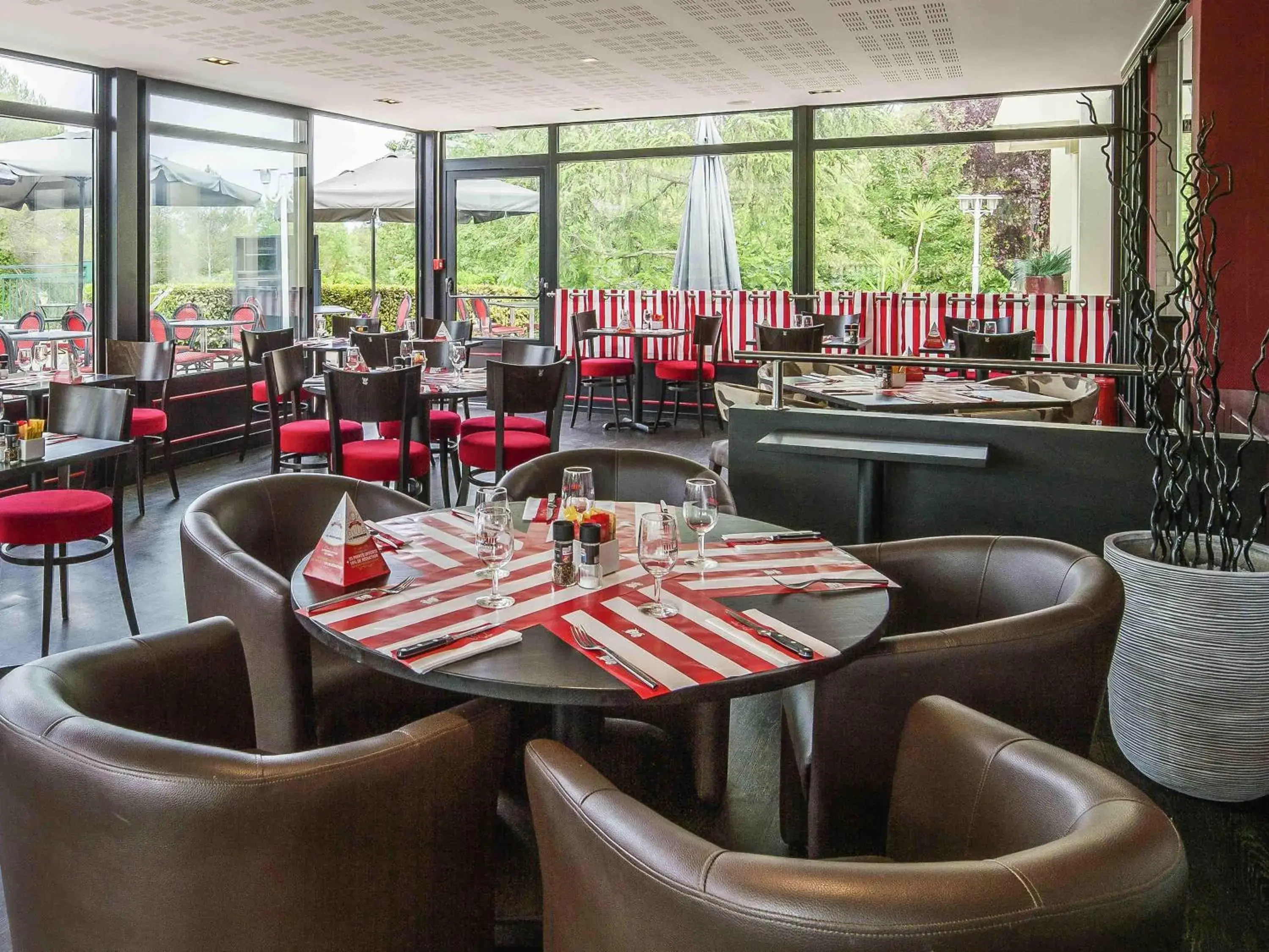 Restaurant/places to eat in ibis Antibes Sophia-Antipolis Restaurant/places to eat in ibis Antibes Sophia-Antipolis