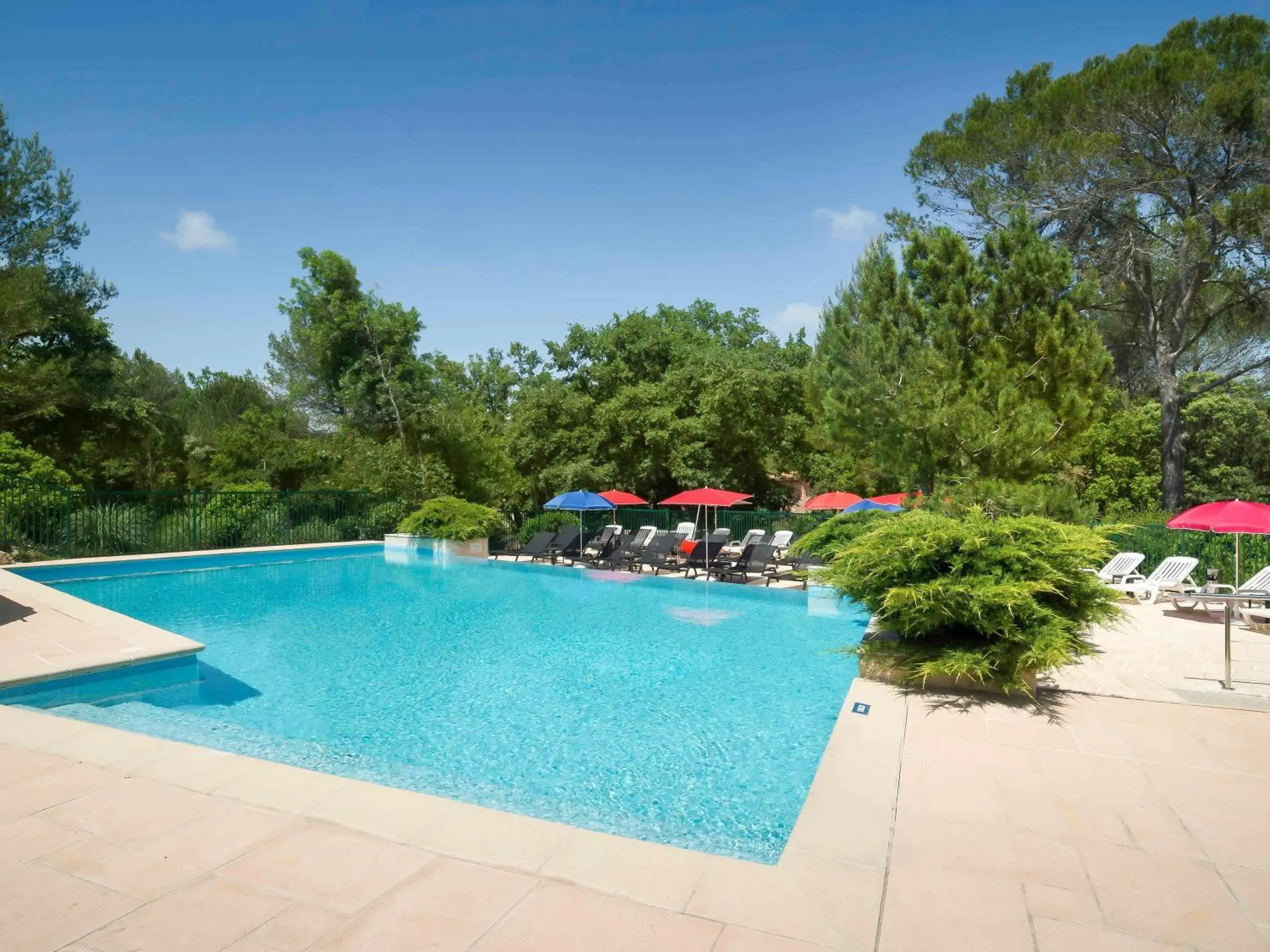 Pool view in ibis Antibes Sophia-Antipolis Pool view in ibis Antibes Sophia-Antipolis