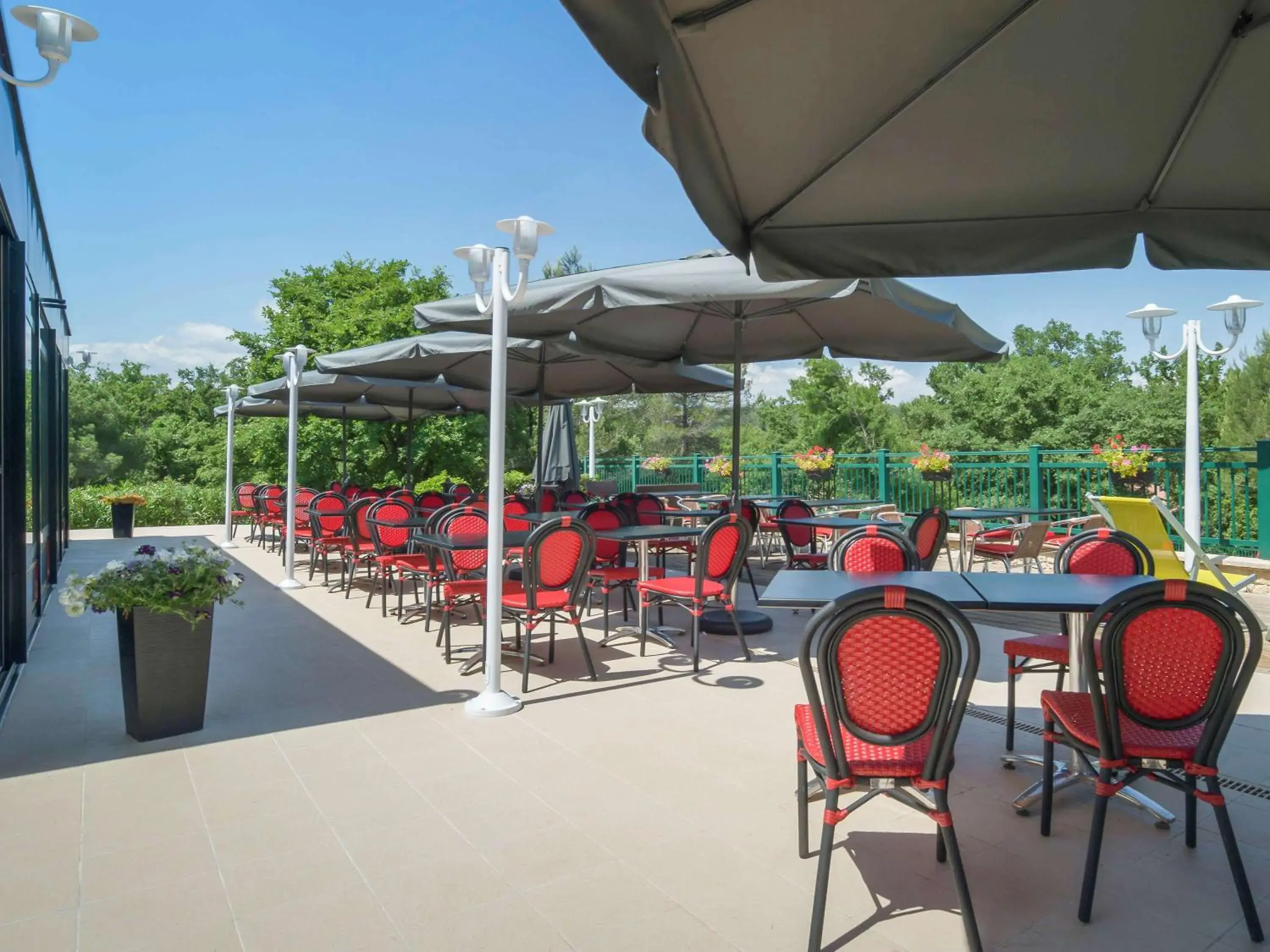 Property building in ibis Antibes Sophia-Antipolis Property building in ibis Antibes Sophia-Antipolis