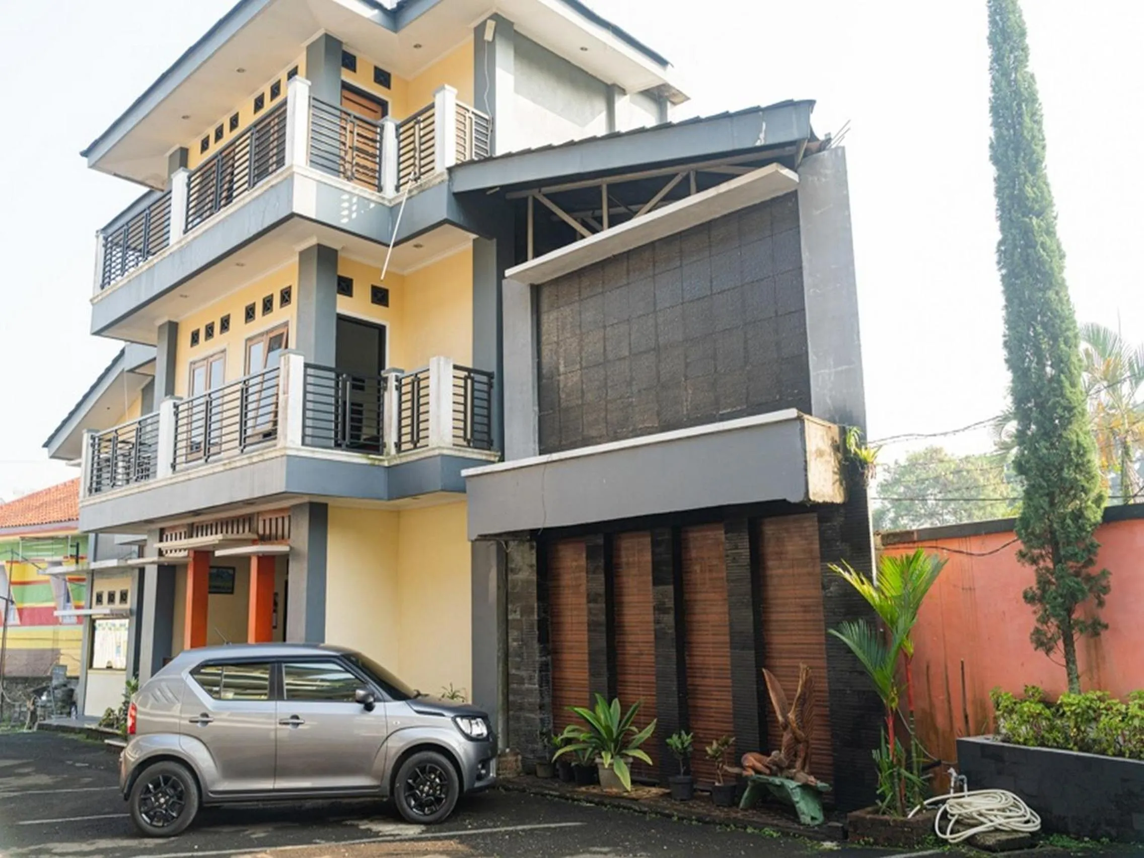 Property building in RedDoorz Plus @ Cibogo Puncak 3