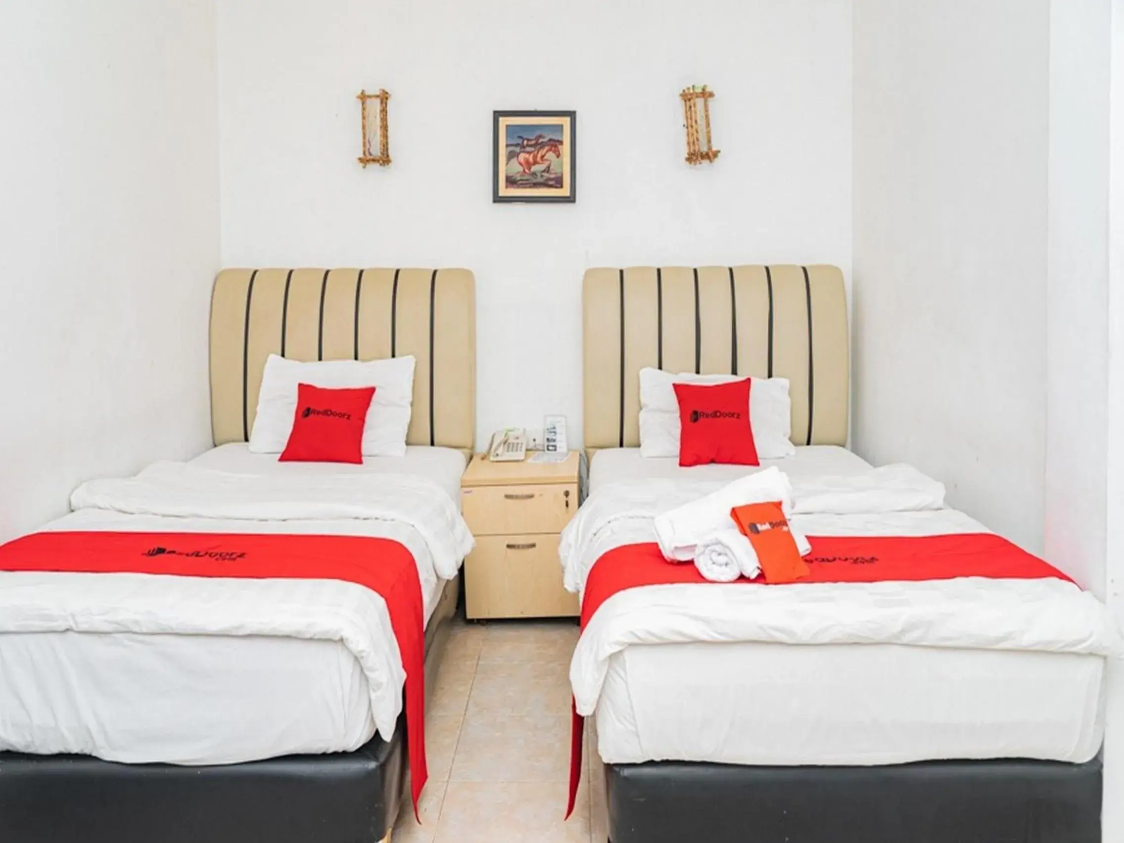 Bedroom, Bed in RedDoorz Plus @ Cibogo Puncak 3 Bedroom, Bed in RedDoorz Plus @ Cibogo Puncak 3