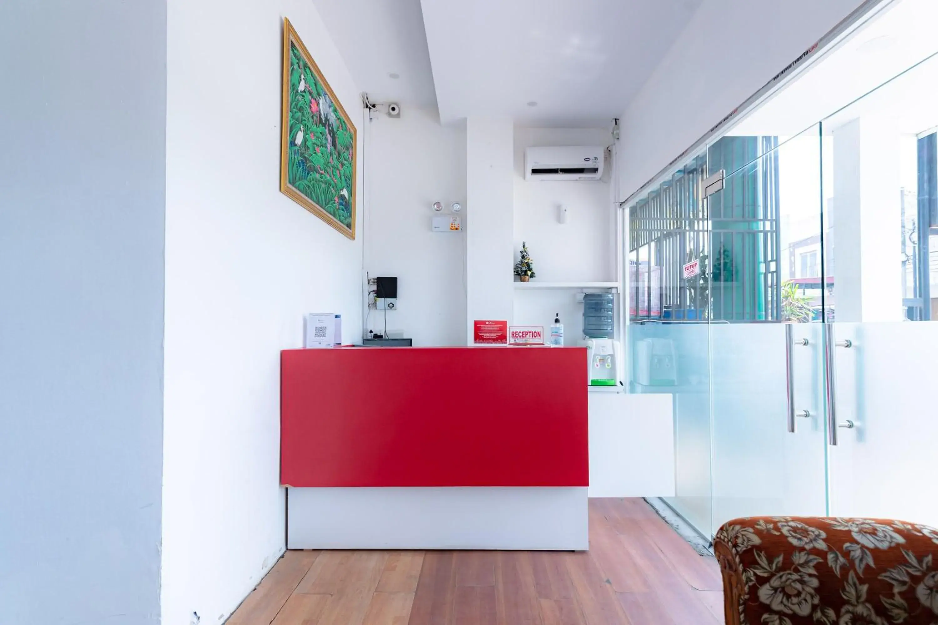 Lobby or reception in RedDoorz near Hang Nadim Batam Airport Lobby or reception in RedDoorz near Hang Nadim Batam Airport
