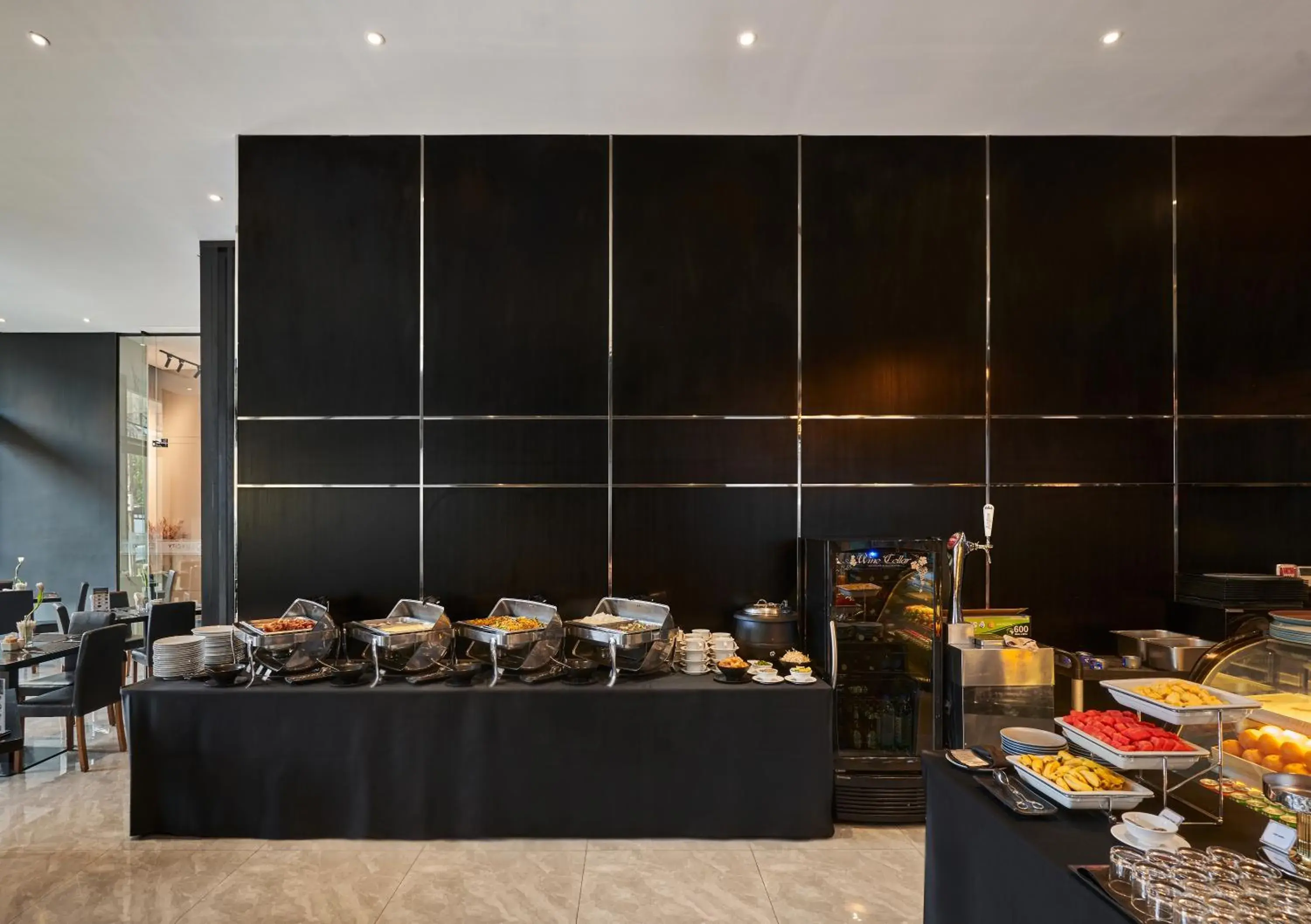 Restaurant/places to eat in Luxcity Hotel & Apartment Restaurant/places to eat in Luxcity Hotel & Apartment