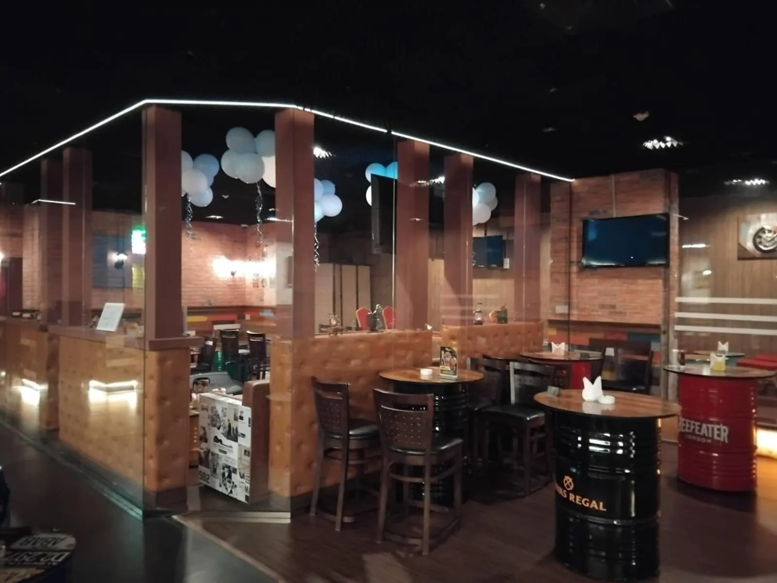 Lounge or bar in Swiss-Belinn Doha