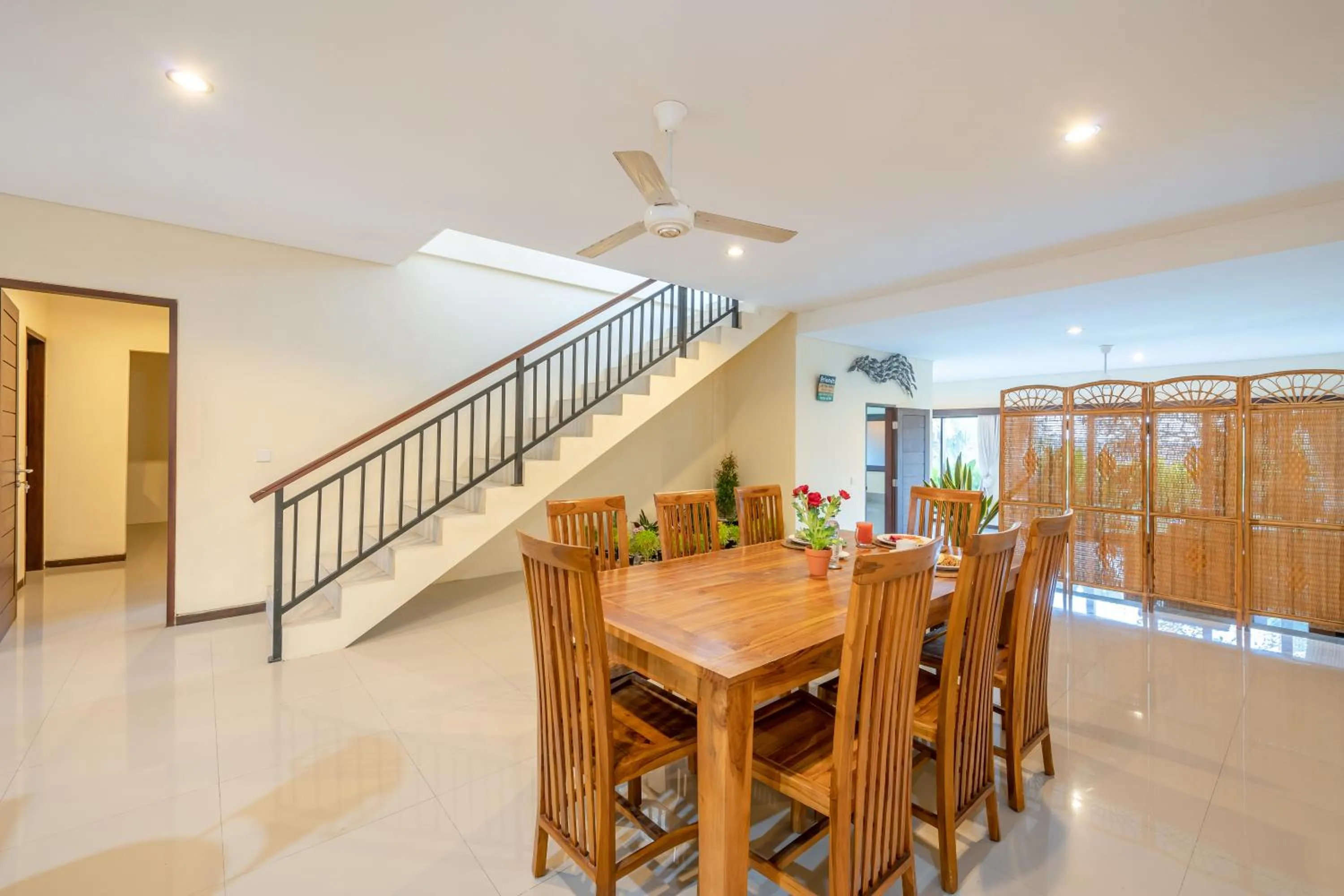Dining area in Mardika Private Villa