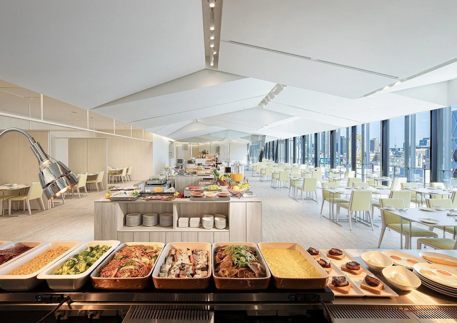 Restaurant/places to eat in Hotel Royal Classic Osaka