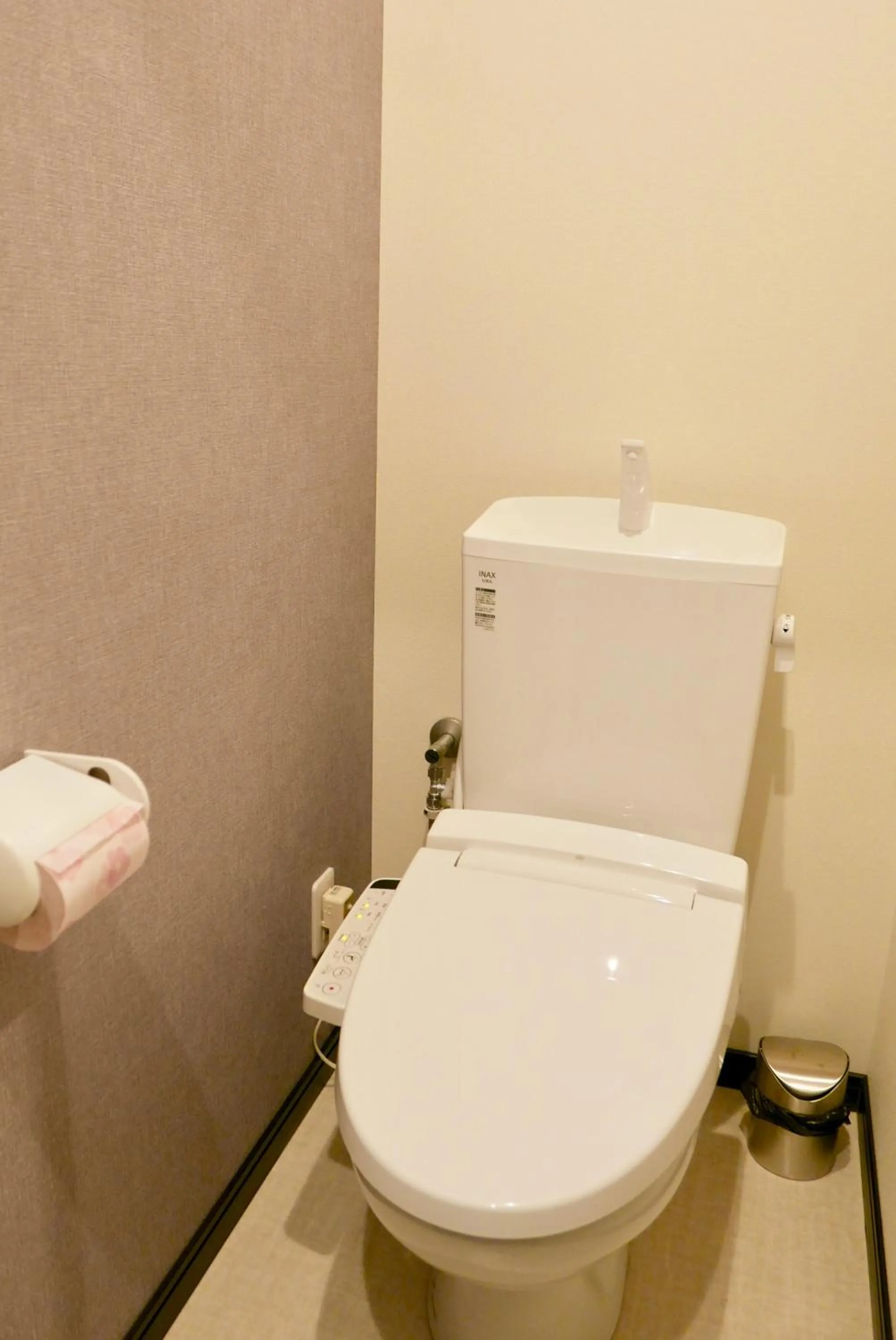 Toilet in Tokyo Sakurako Hatchobori