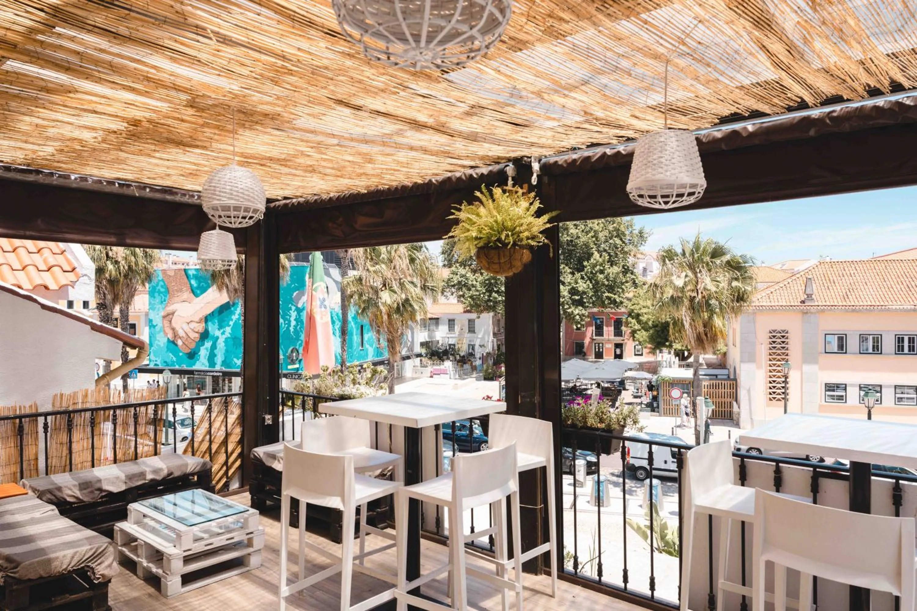Balcony/Terrace in Cascais Bay Hostel