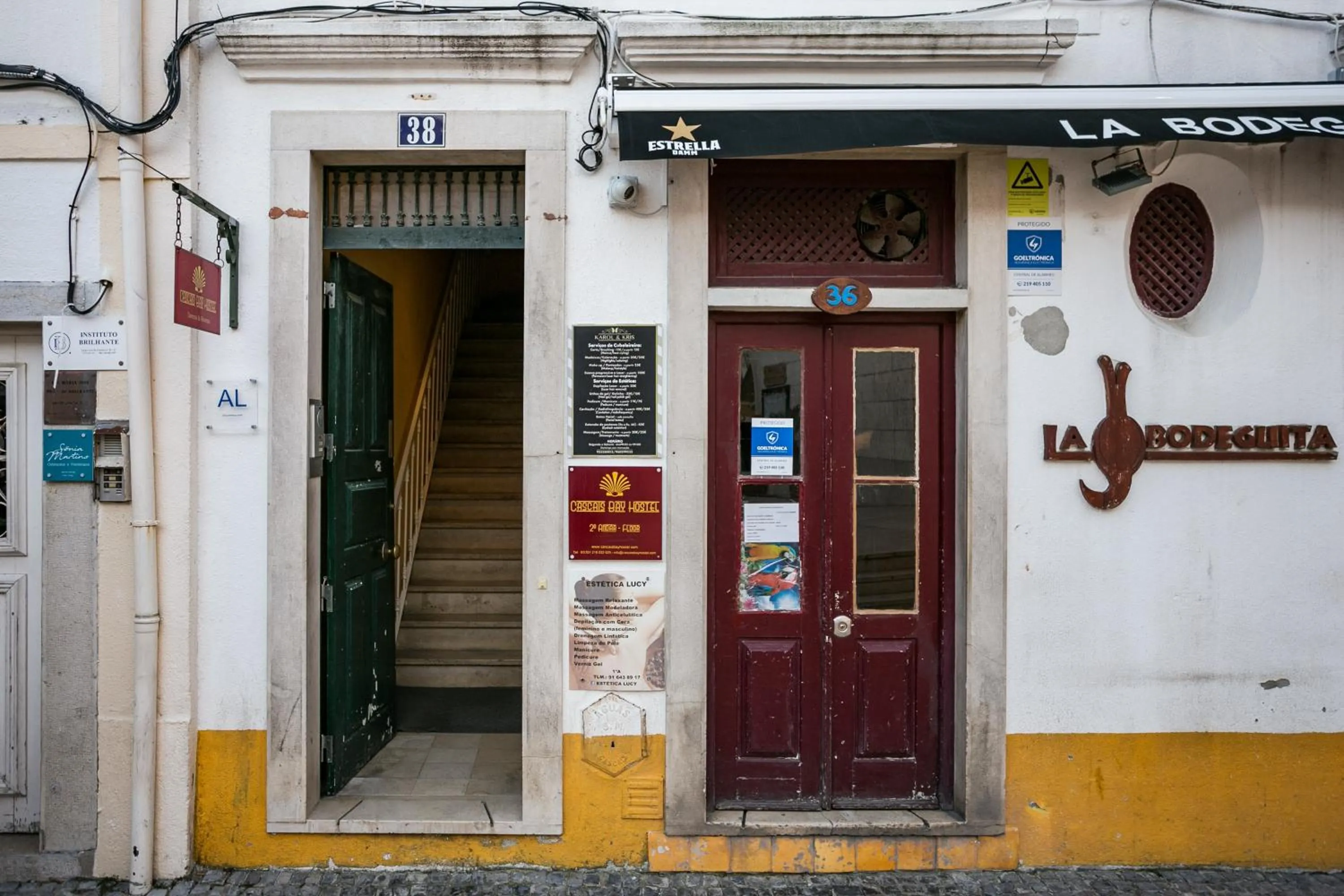 Facade/entrance in Cascais Bay Hostel