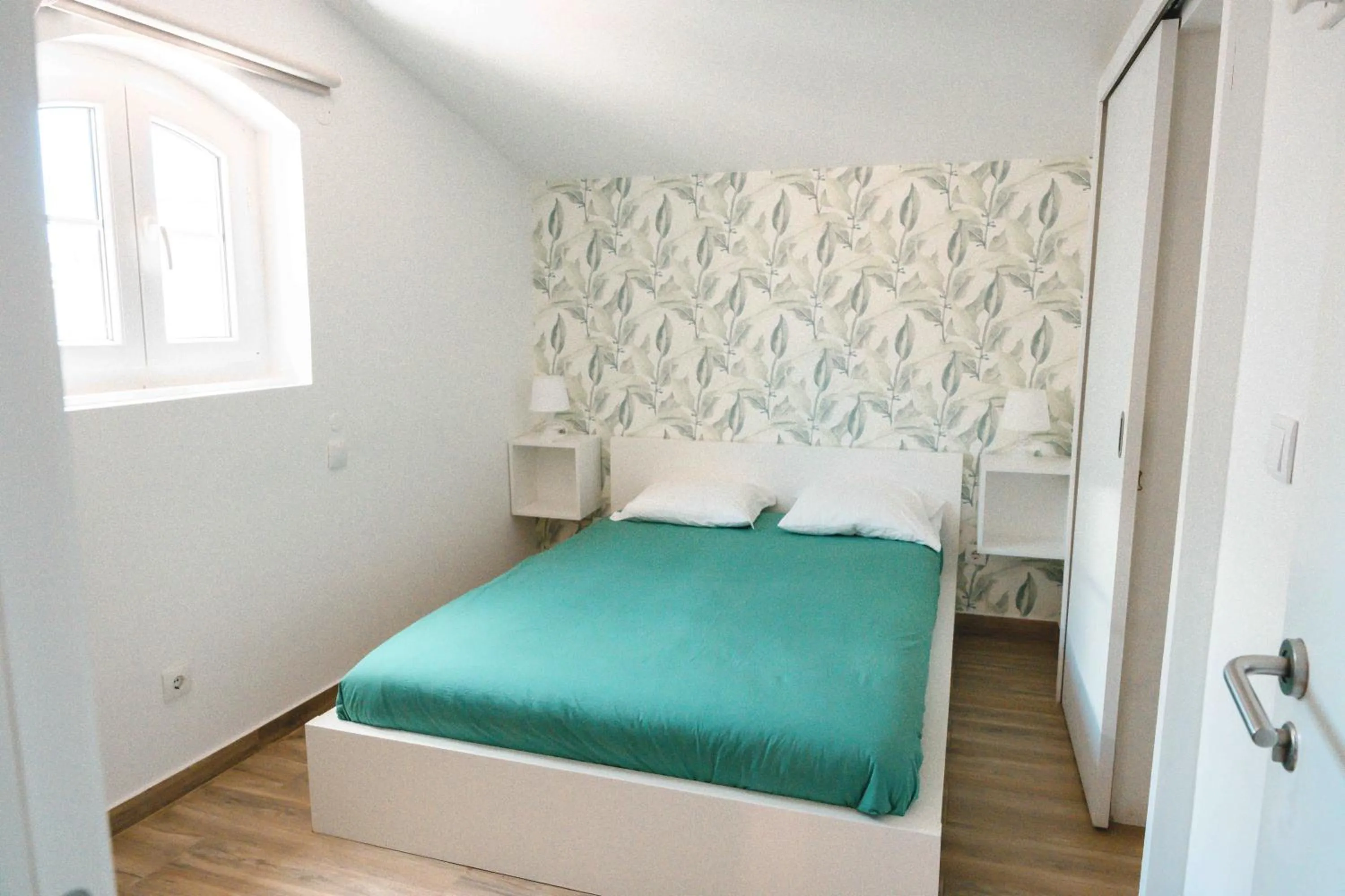 Double Room with Private Bathroom in Cascais Bay Hostel