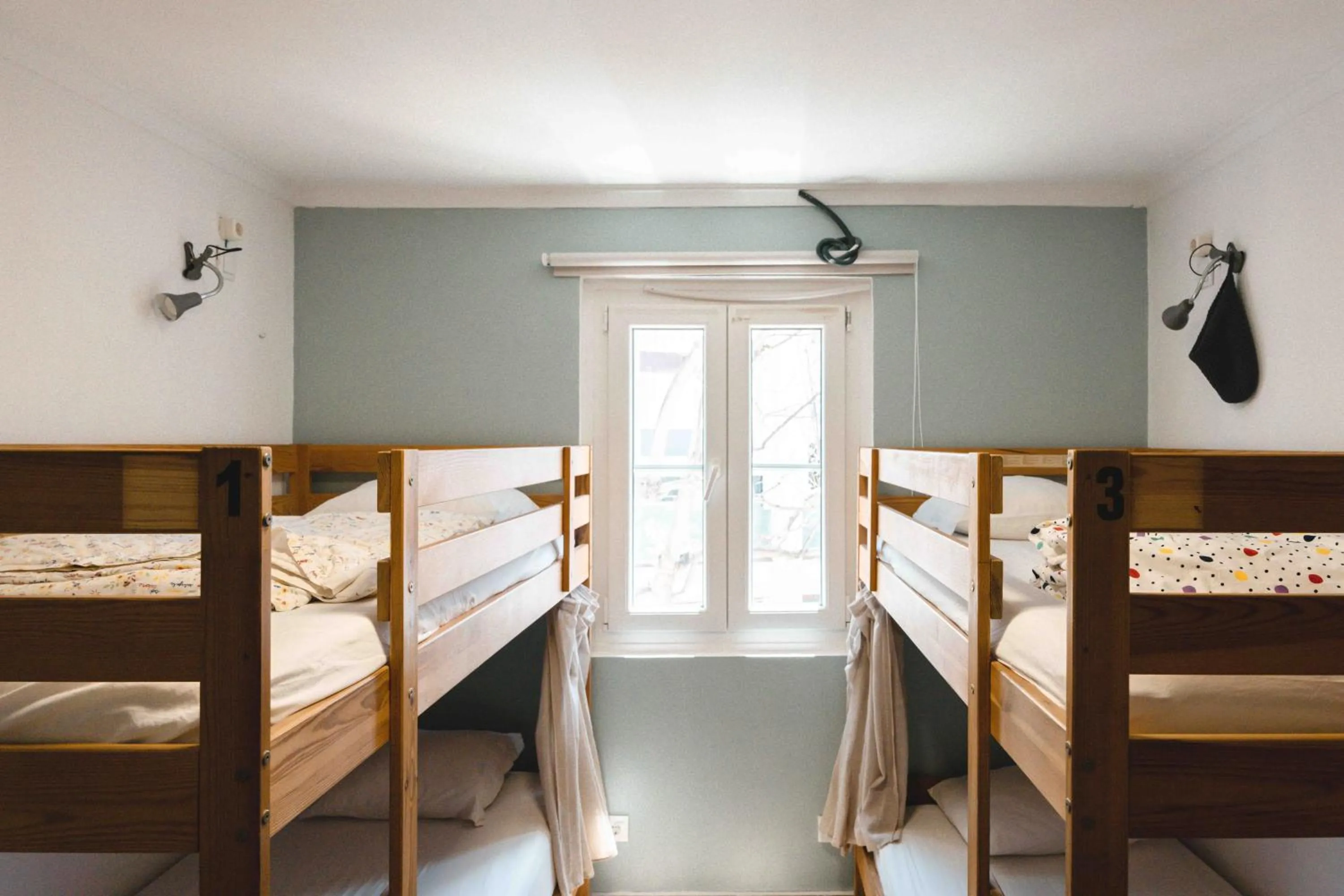 Bedroom, Bed in Cascais Bay Hostel