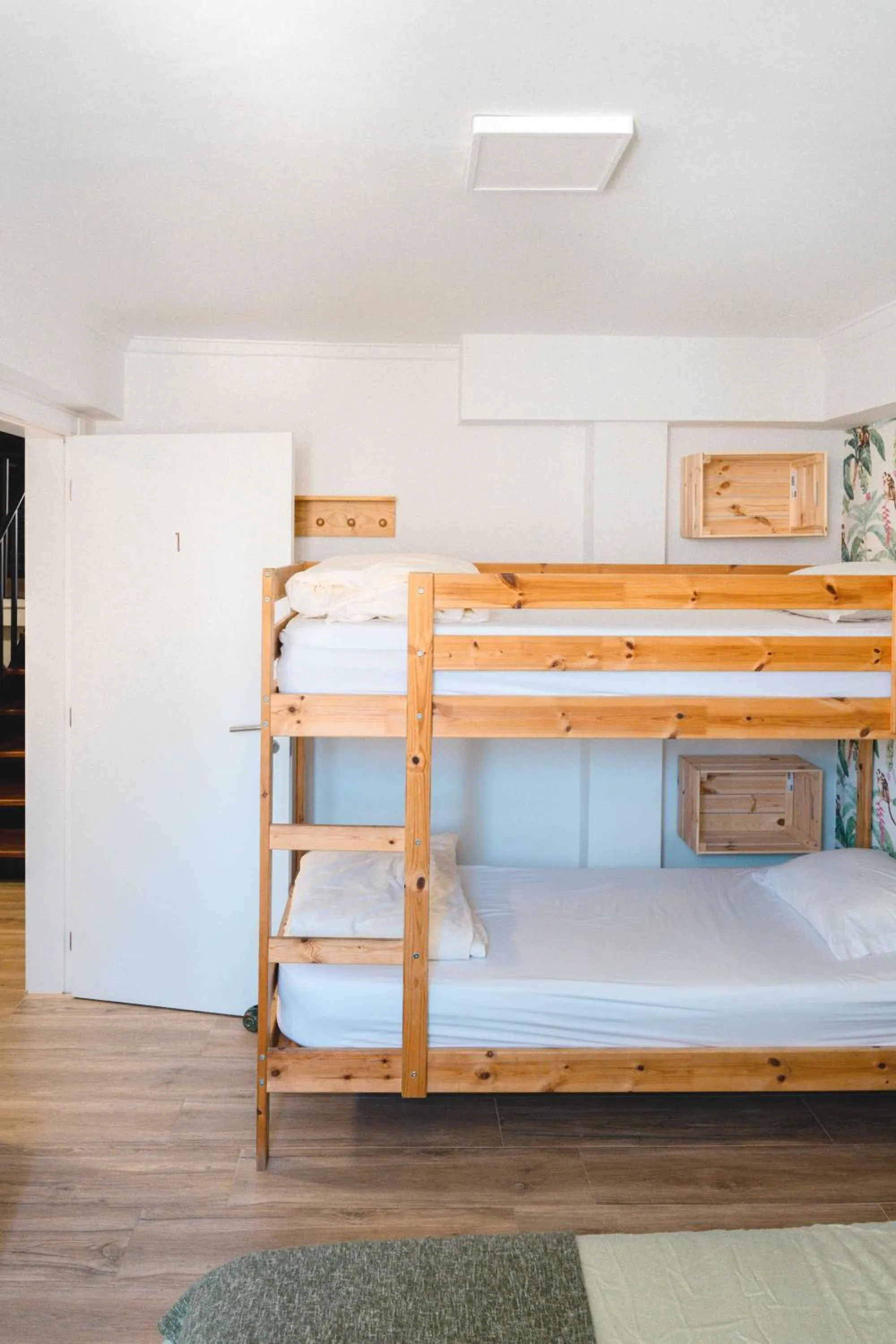 Bedroom, Bed in Cascais Bay Hostel