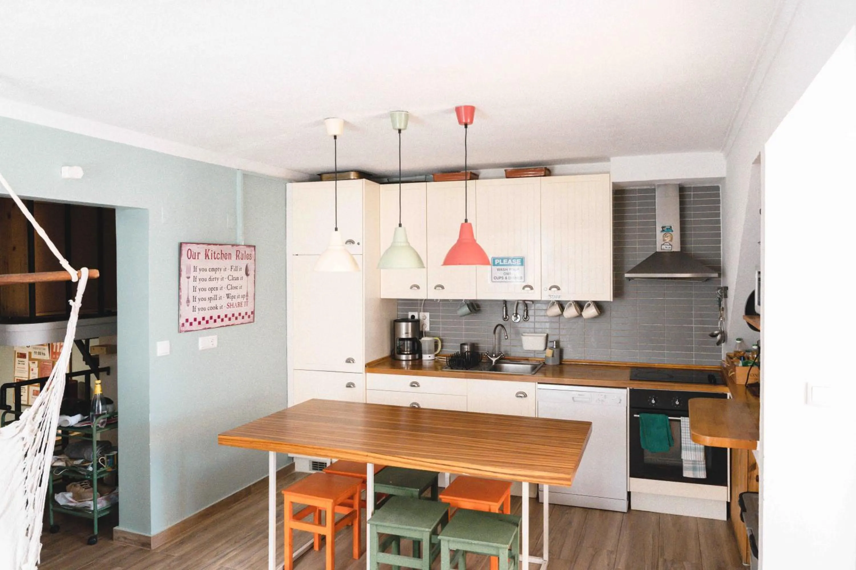 Communal kitchen in Cascais Bay Hostel