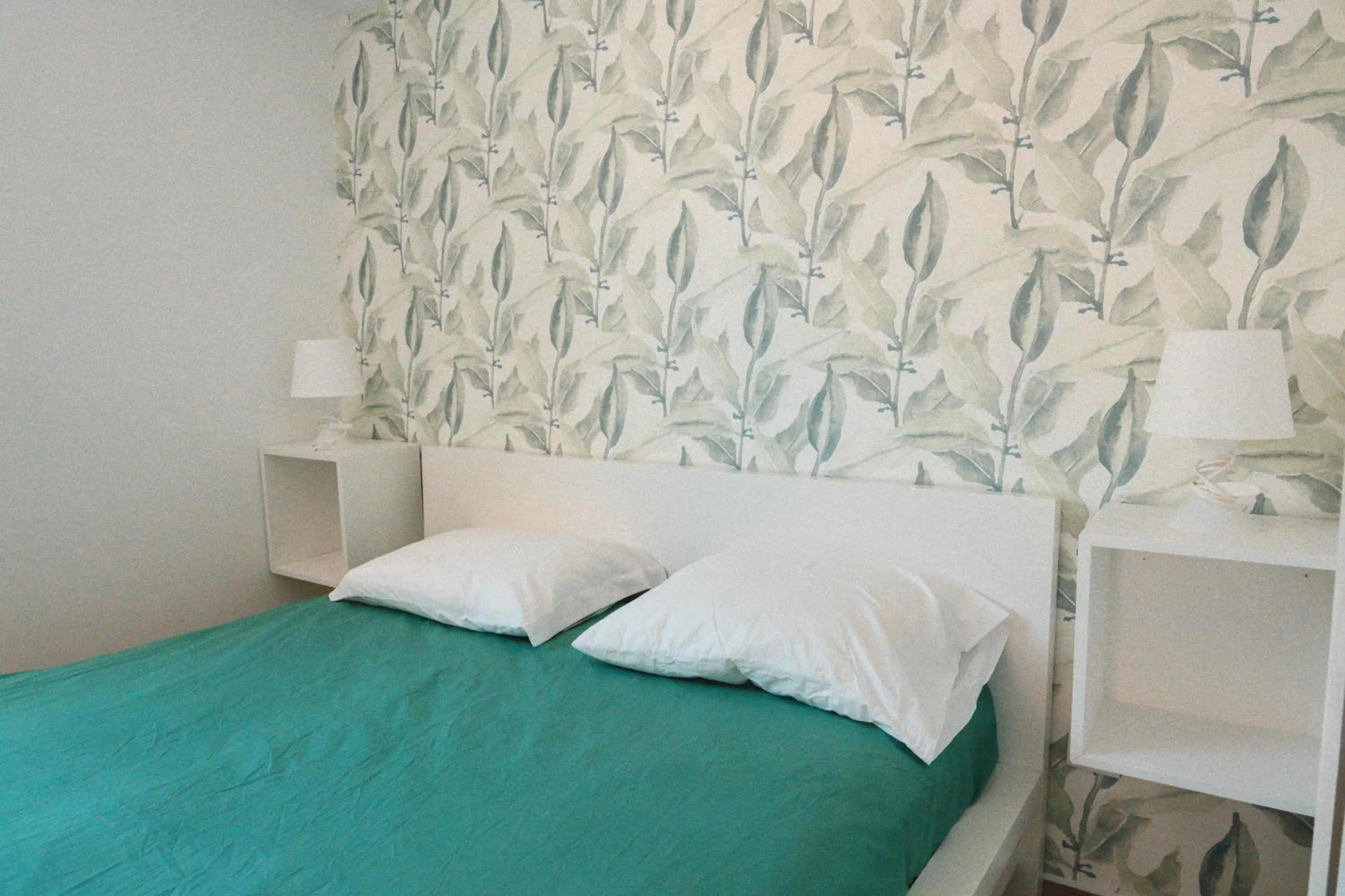 Bedroom, Bed in Cascais Bay Hostel