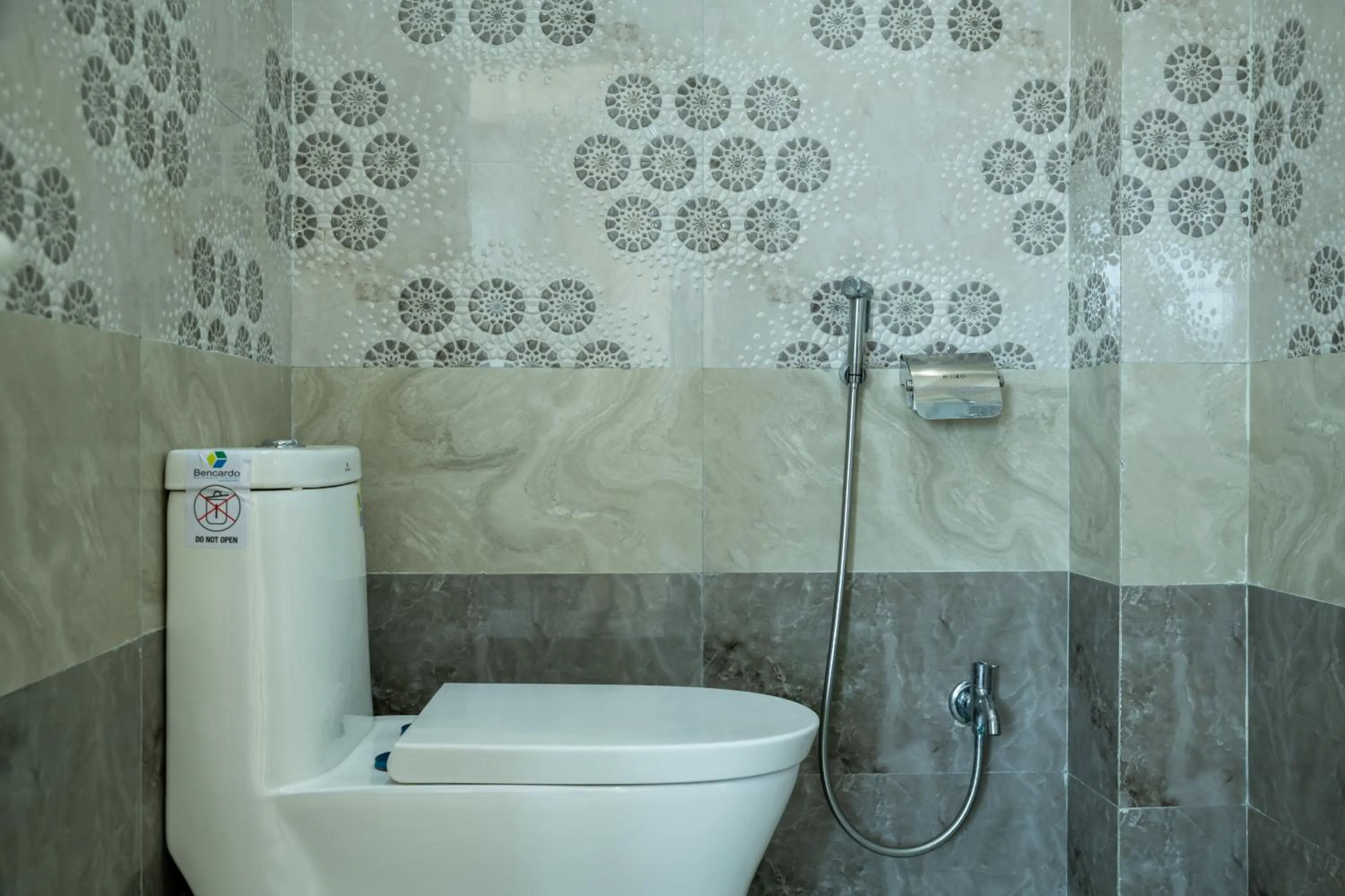 Toilet in Pokhara Tourist Home