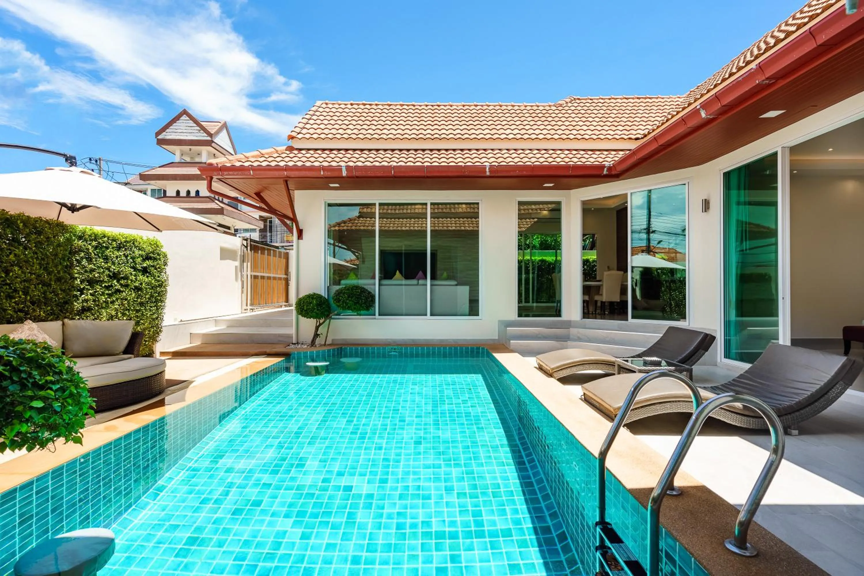 Luxury Pool Villa A14 3BR 6-8 Persons