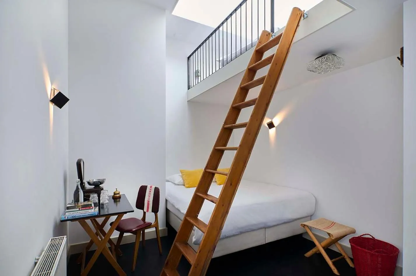 Bed in Hello I'm Local - Boutique Hostel