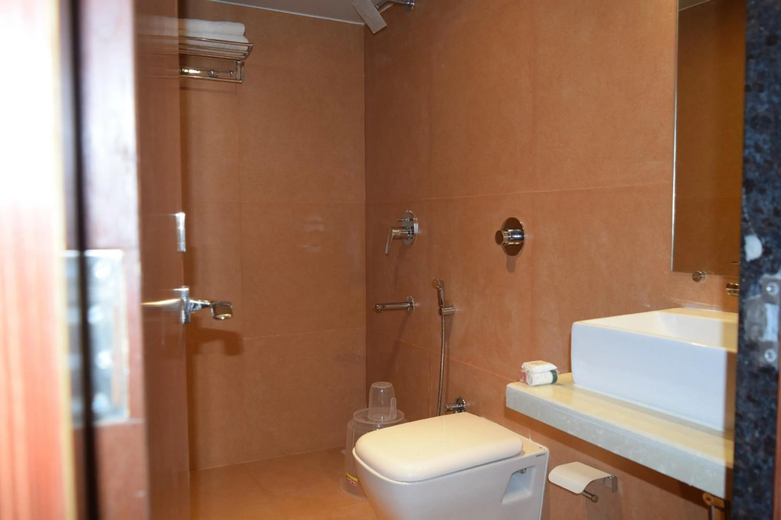 TV and multimedia in Aflon midc andheri east