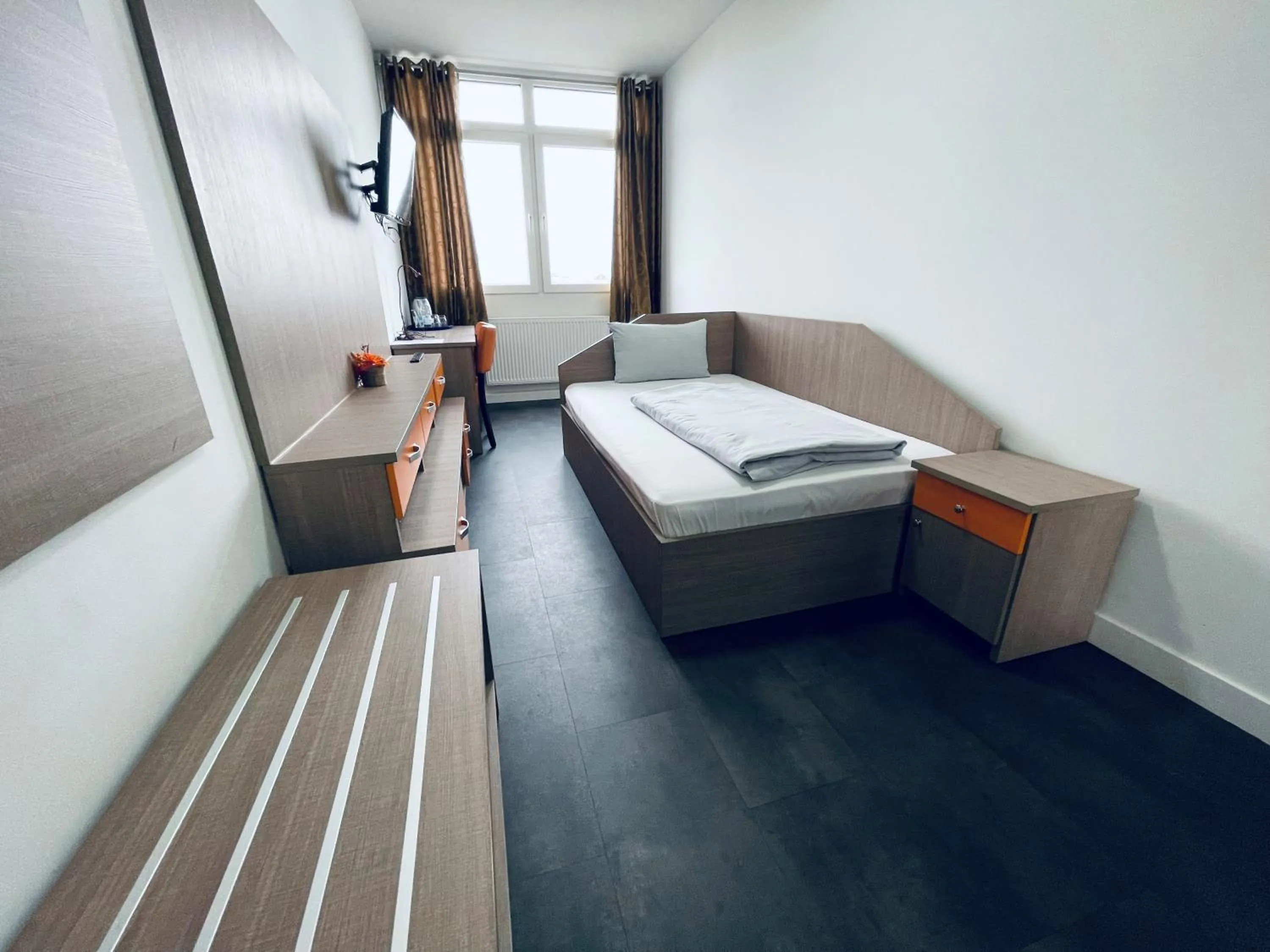 Single Room in Hotel Terminal One