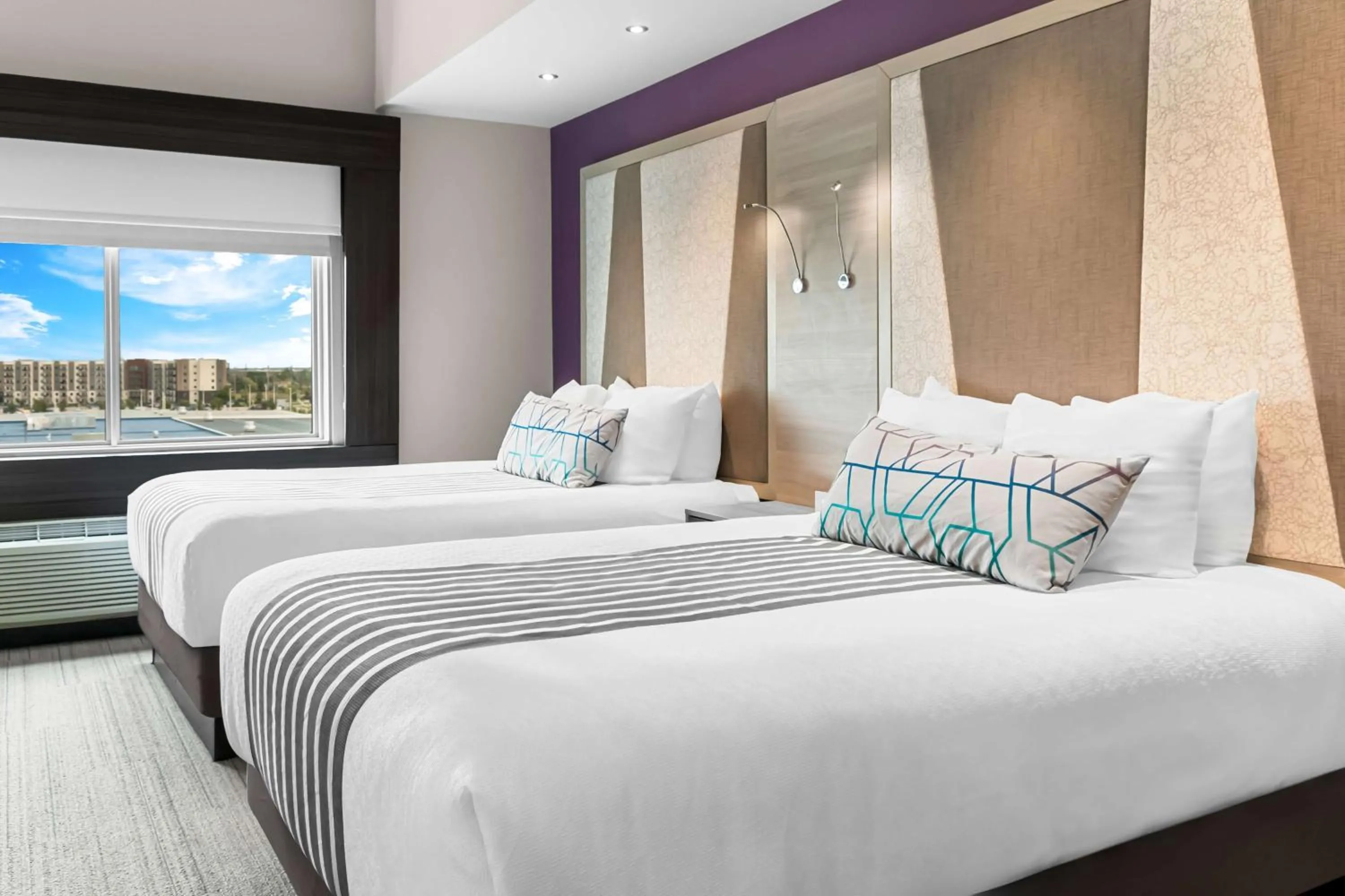 Bedroom, Bed in Best Western Premier Winnipeg East