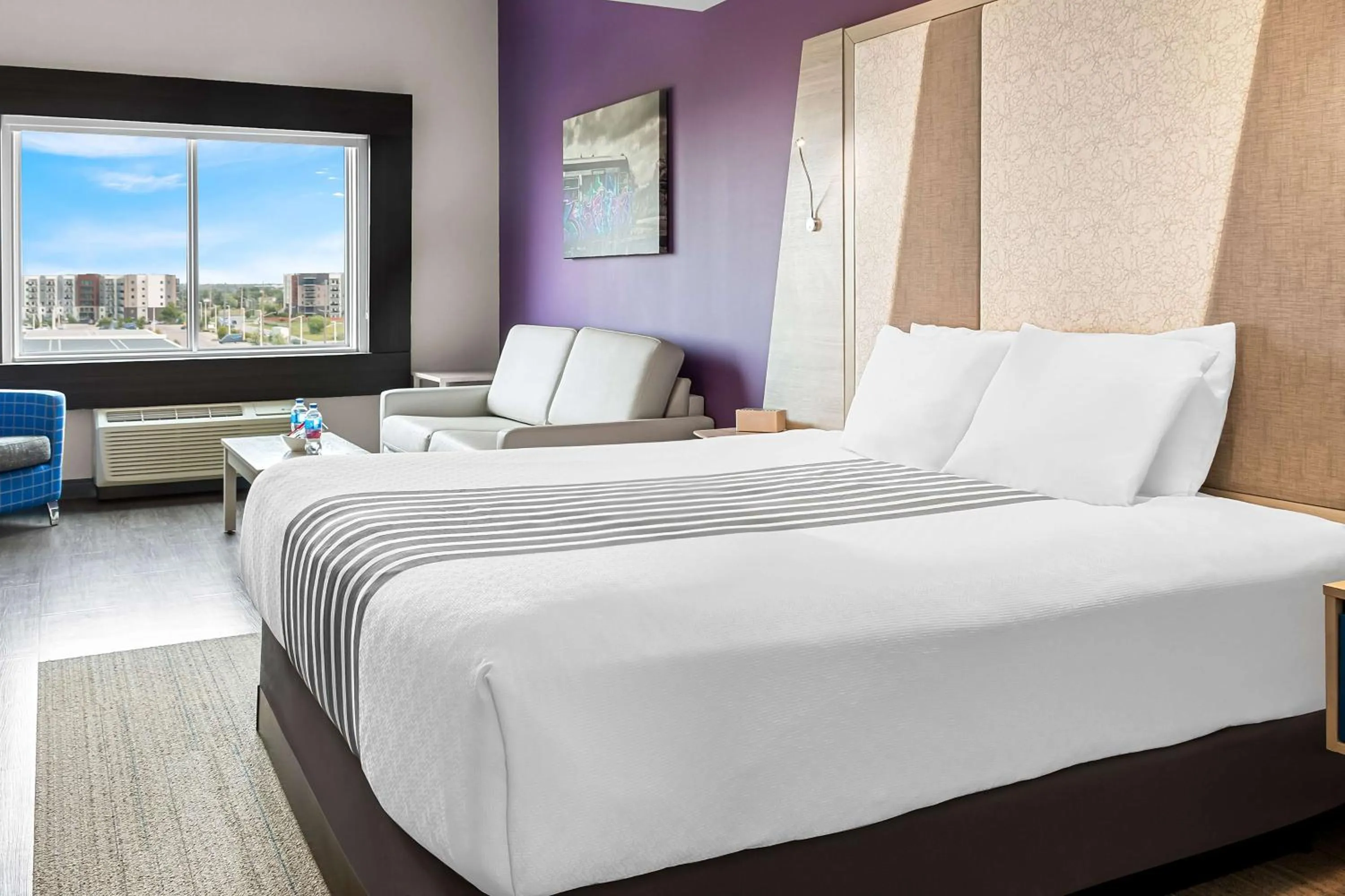 Bedroom, Bed in Best Western Premier Winnipeg East