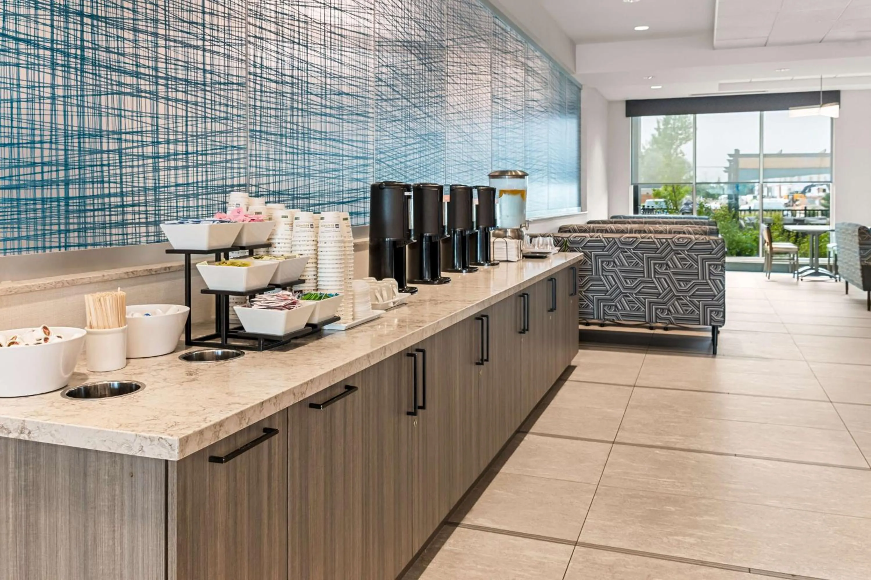 Restaurant/places to eat in Best Western Premier Winnipeg East