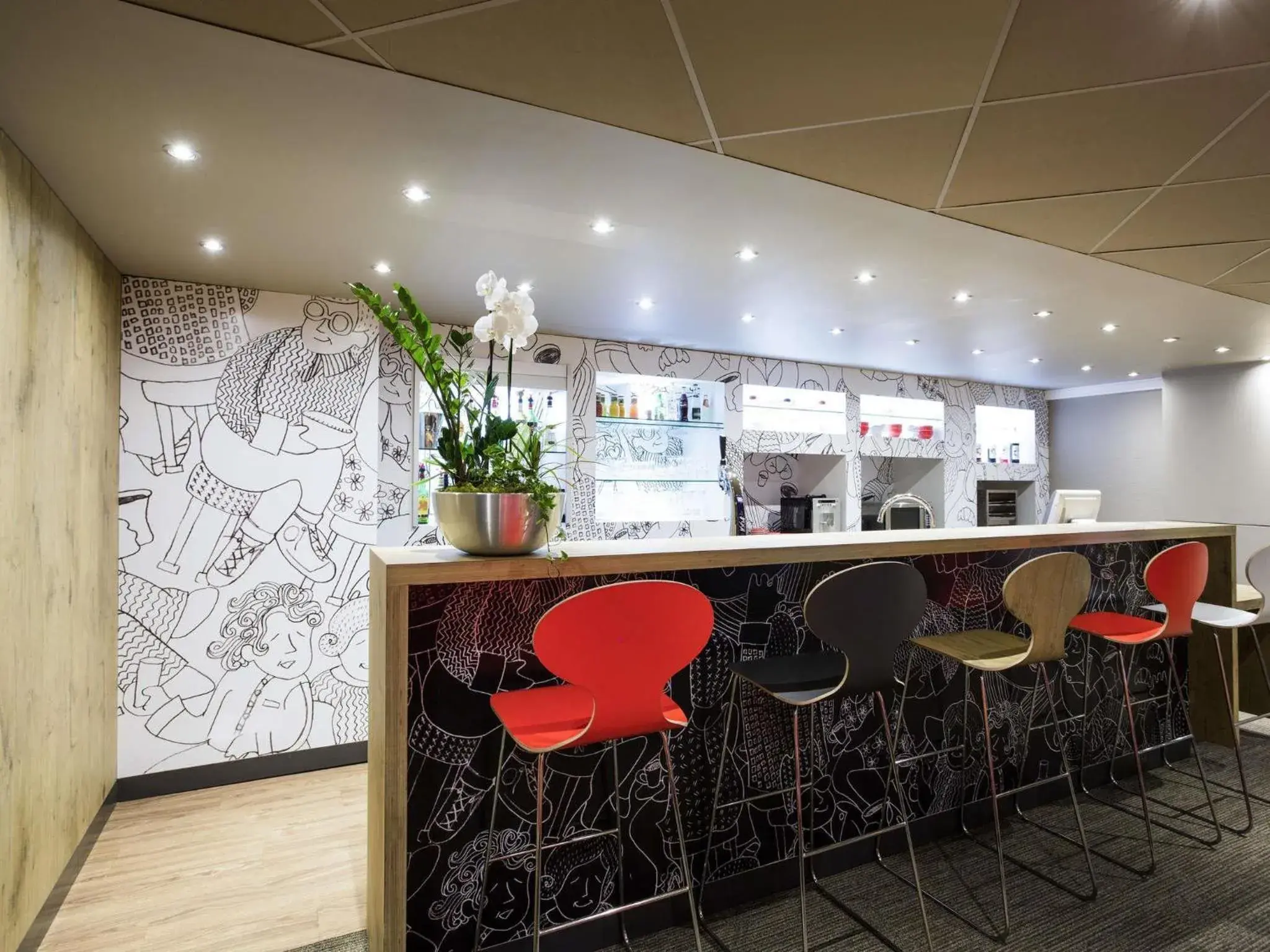 Lounge or bar in ibis Montpellier Centre Comedie Lounge or bar in ibis Montpellier Centre Comedie