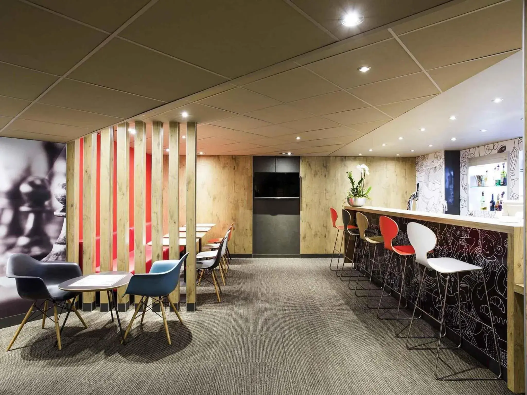 Lounge or bar in ibis Montpellier Centre Comedie Lounge or bar in ibis Montpellier Centre Comedie