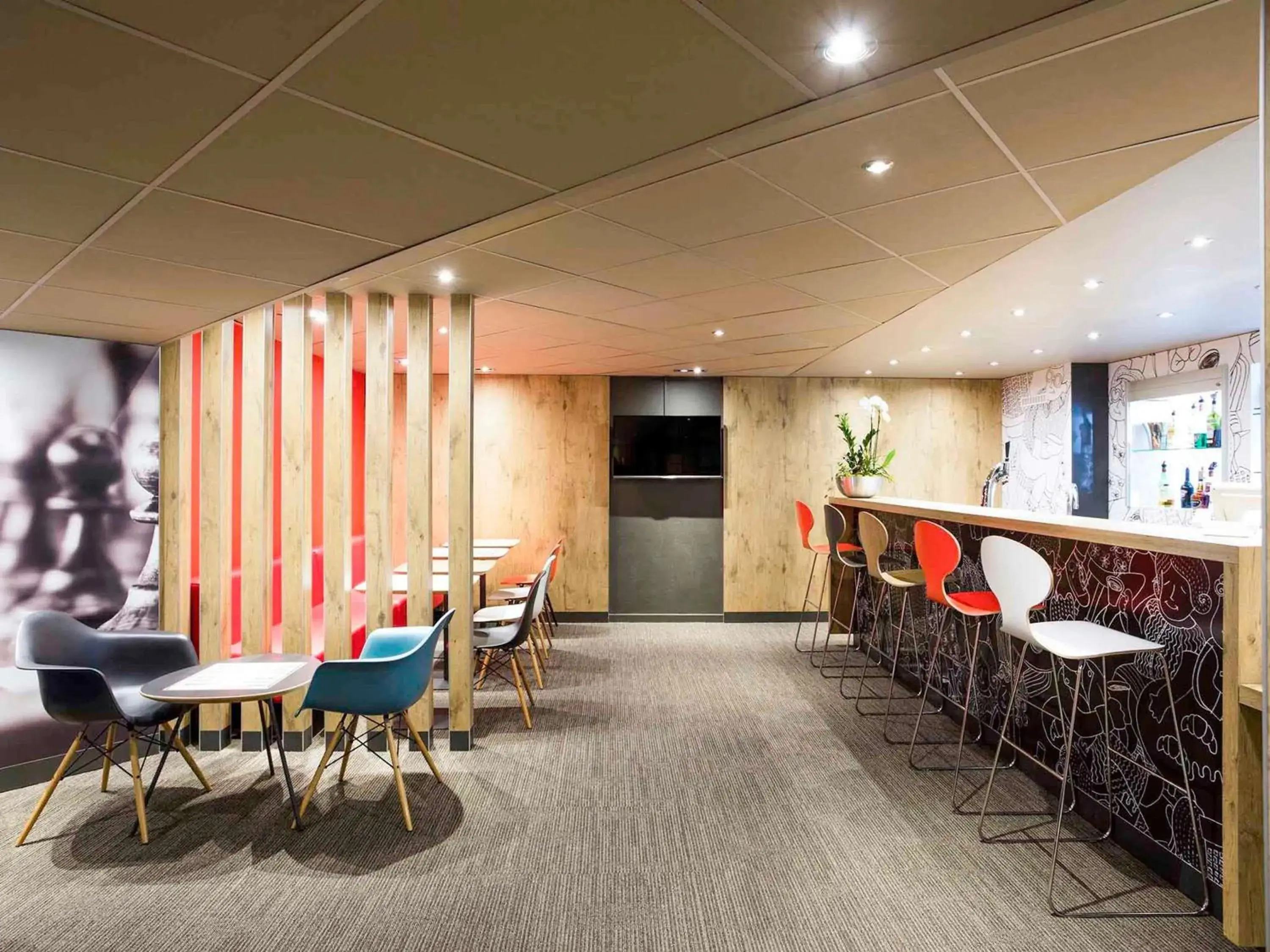 Lounge or bar in ibis Montpellier Centre Comedie Lounge or bar in ibis Montpellier Centre Comedie