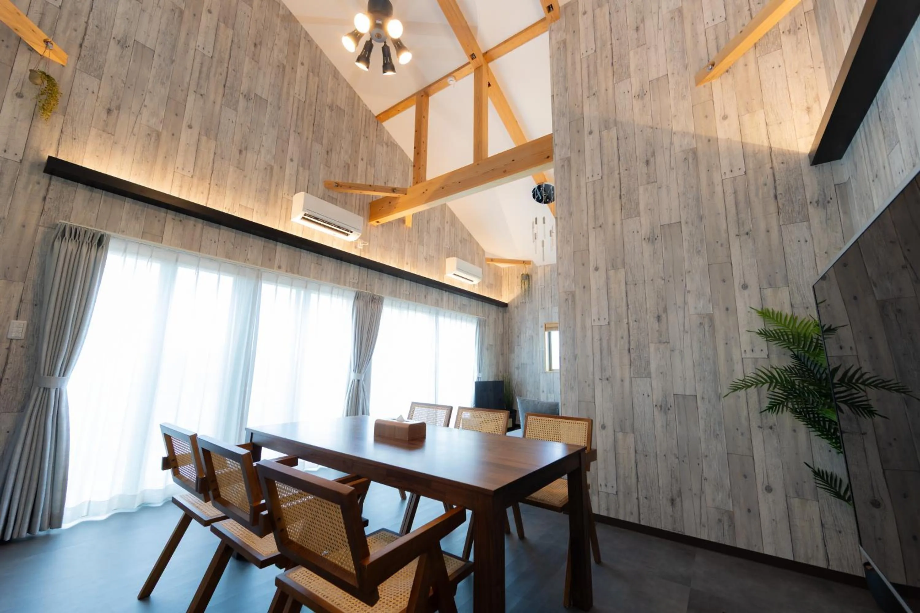 Dining area in Hanare AOZORA