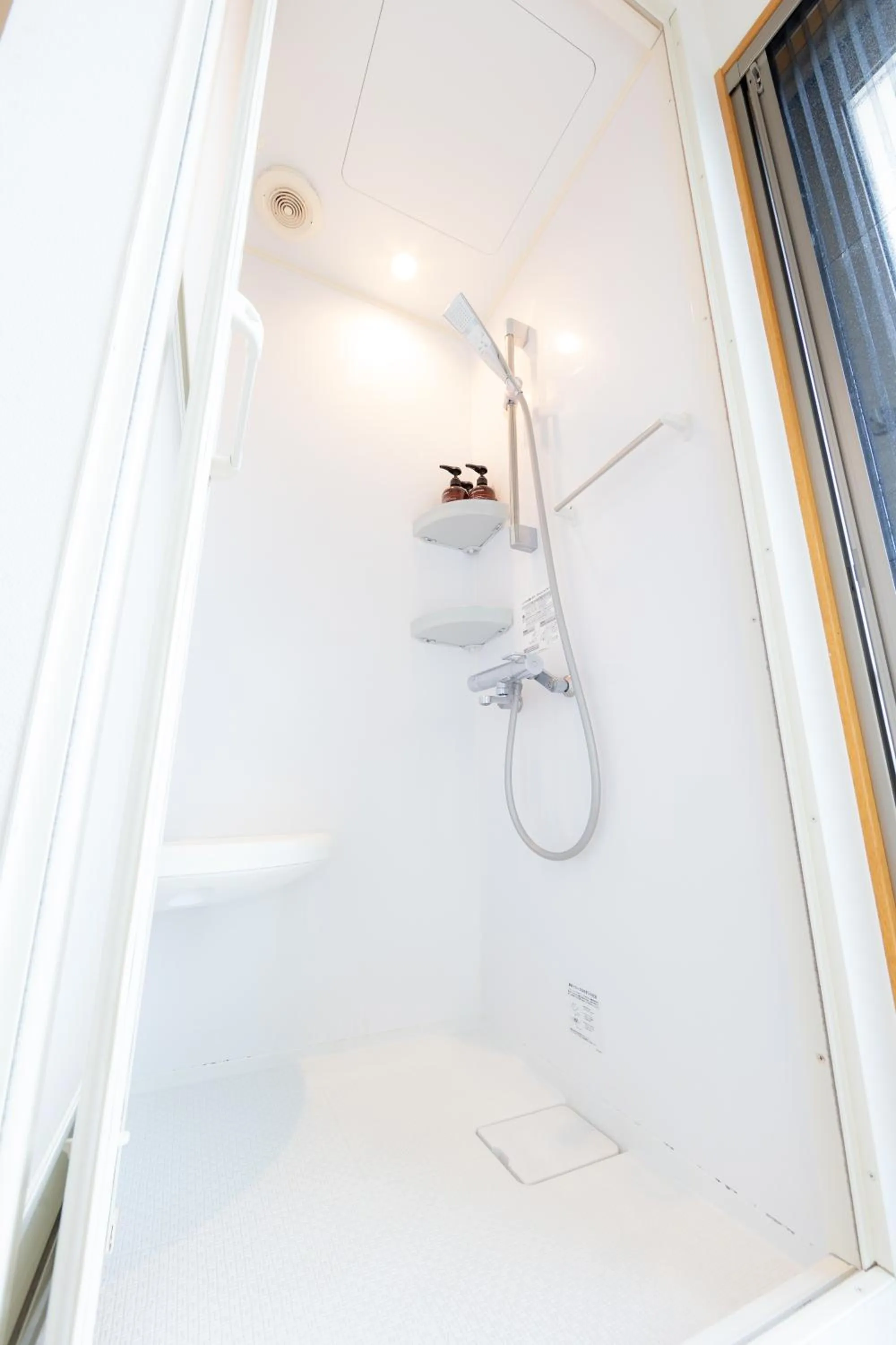 Shower in Hanare AOZORA