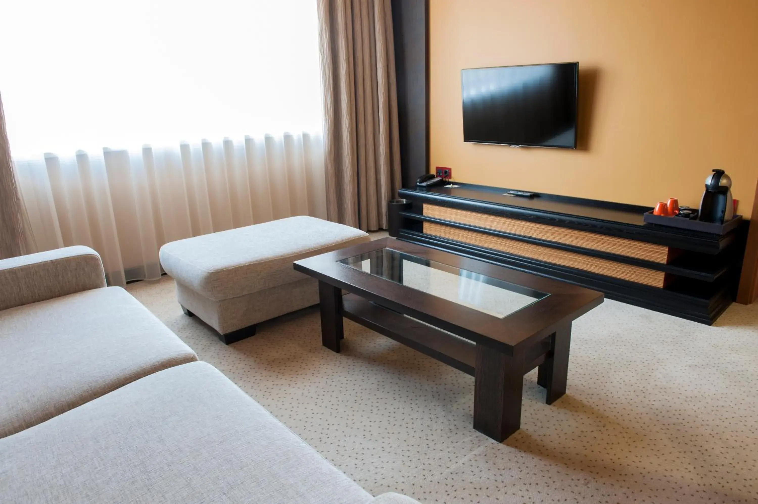 Classic Suite, 1 Bedroom 2 room Suite in Four Points by Sheraton Kecskemet Hotel and Conference Center Classic Suite, 1 Bedroom 2 room Suite in Four Points by Sheraton Kecskemet Hotel and Conference Center