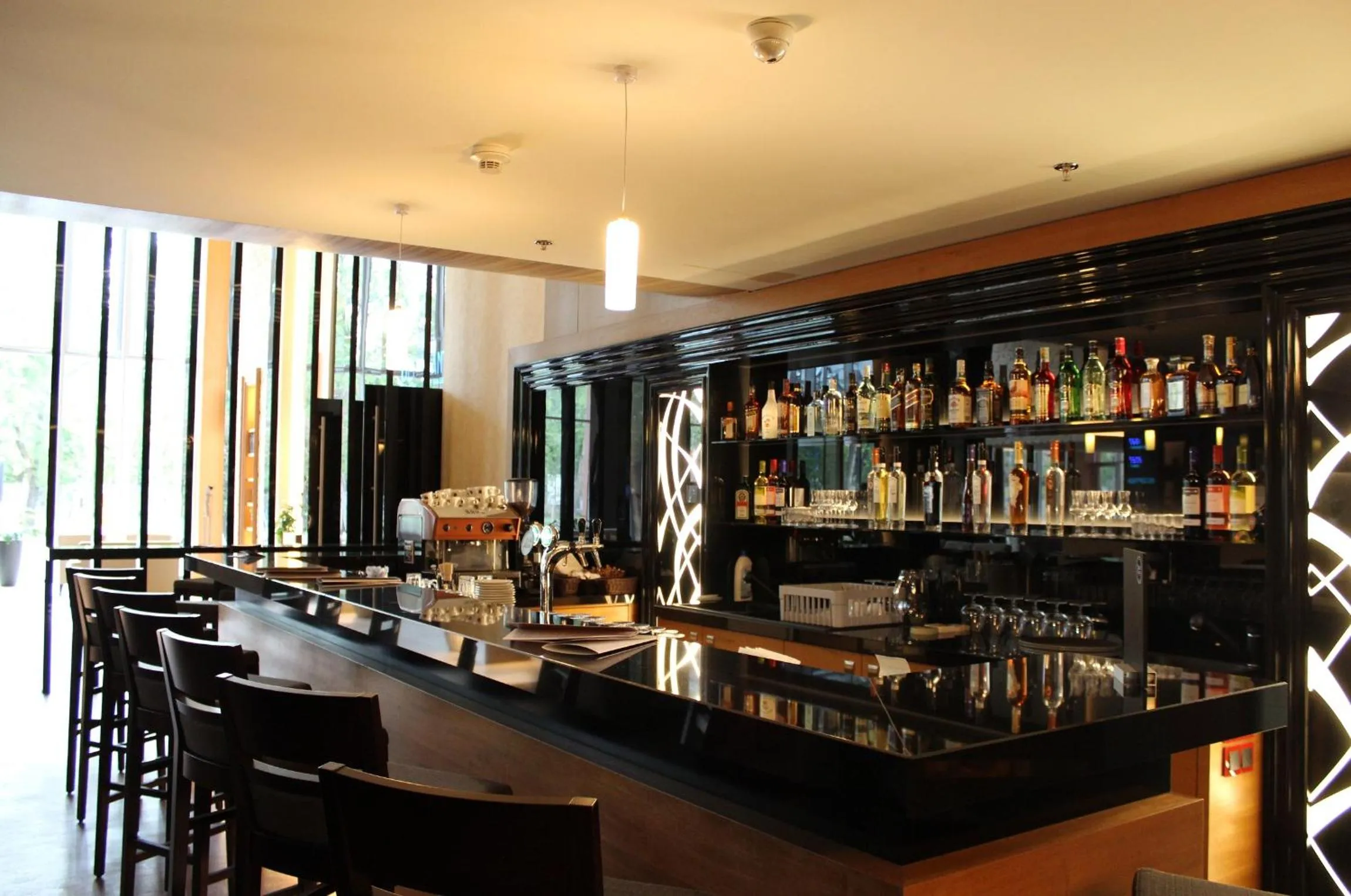 Lounge or bar in Four Points by Sheraton Kecskemet Hotel and Conference Center