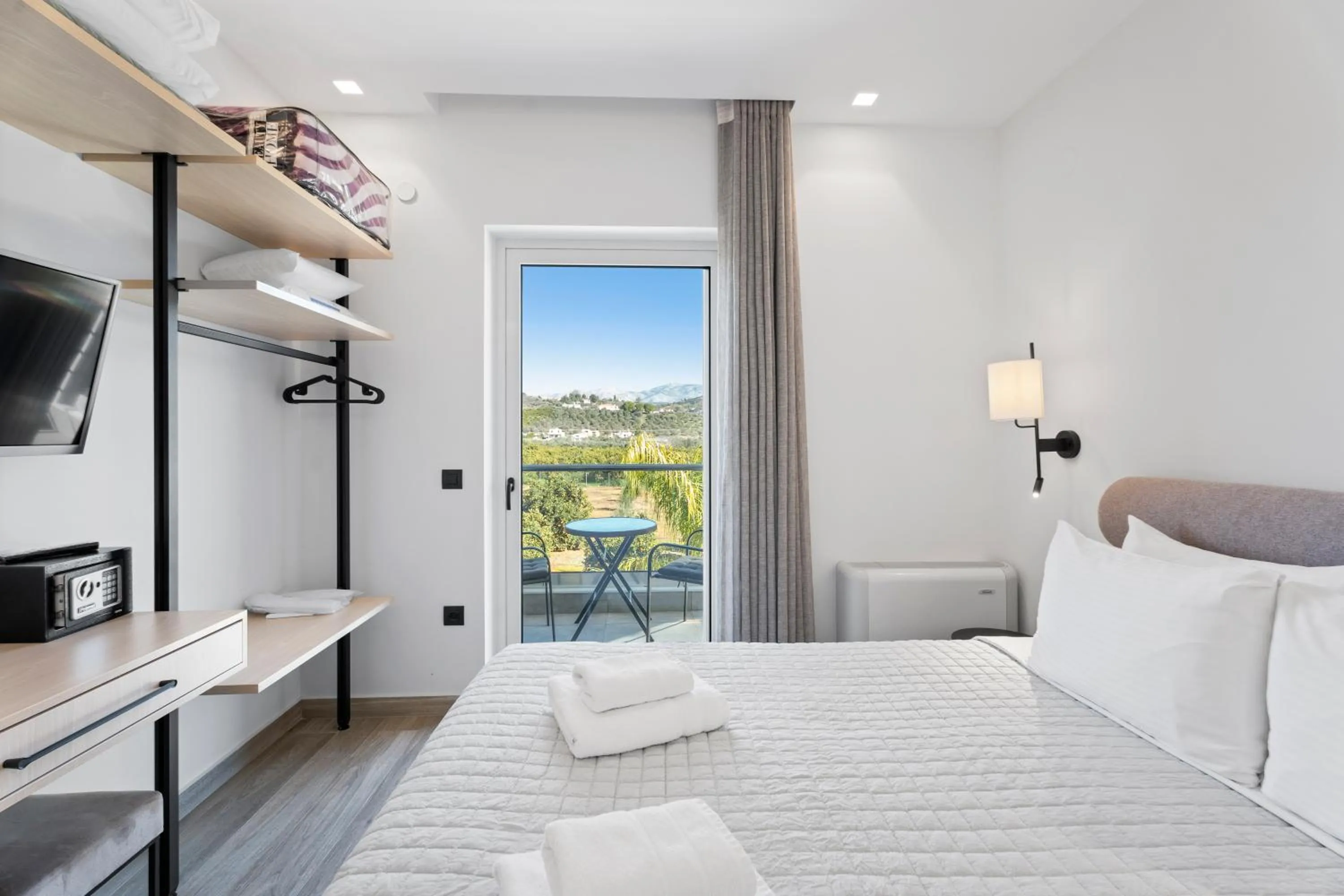 Bedroom, Bed in Frunze Luxury Apartments