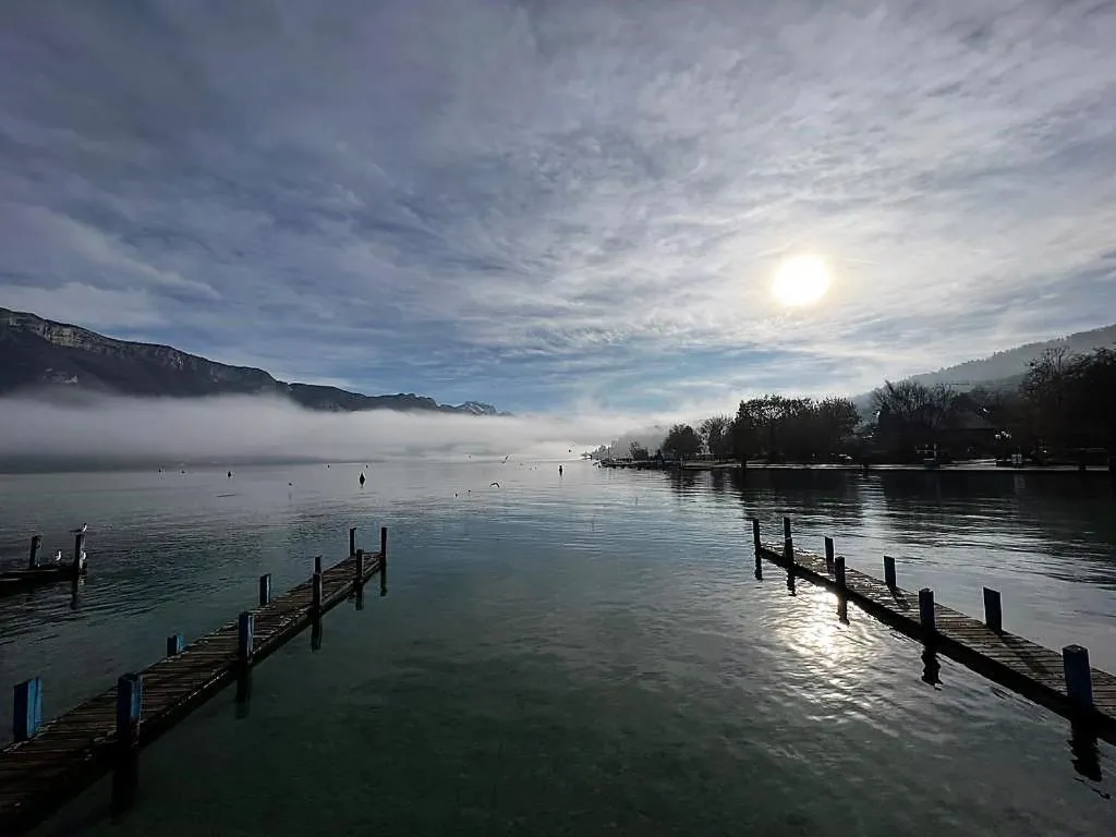 Lake view in Logis hôtel Annecy nord / Argonay