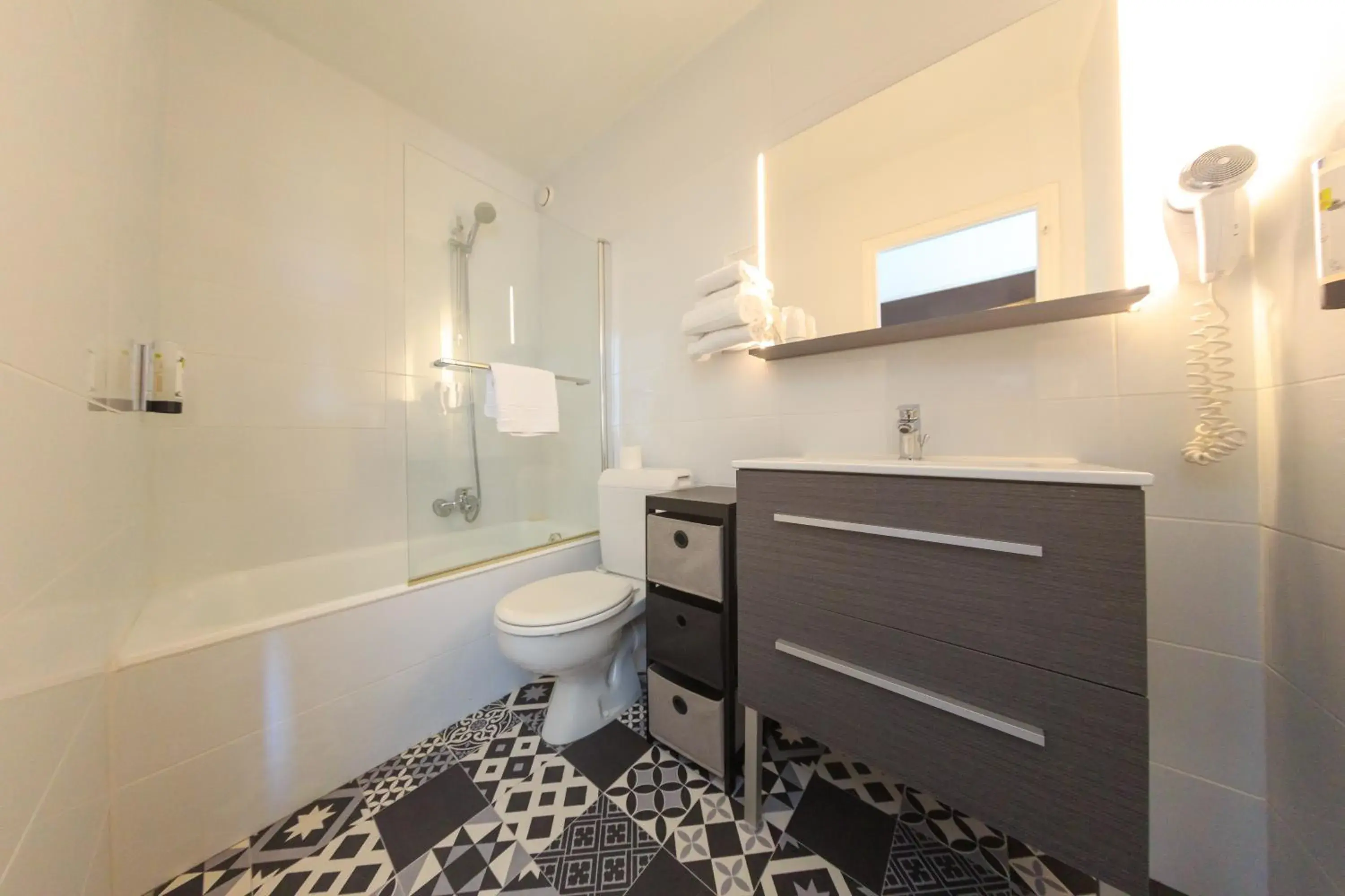 Double Room with Mountain View in Logis hôtel Annecy nord / Argonay Double Room with Mountain View in Logis hôtel Annecy nord / Argonay