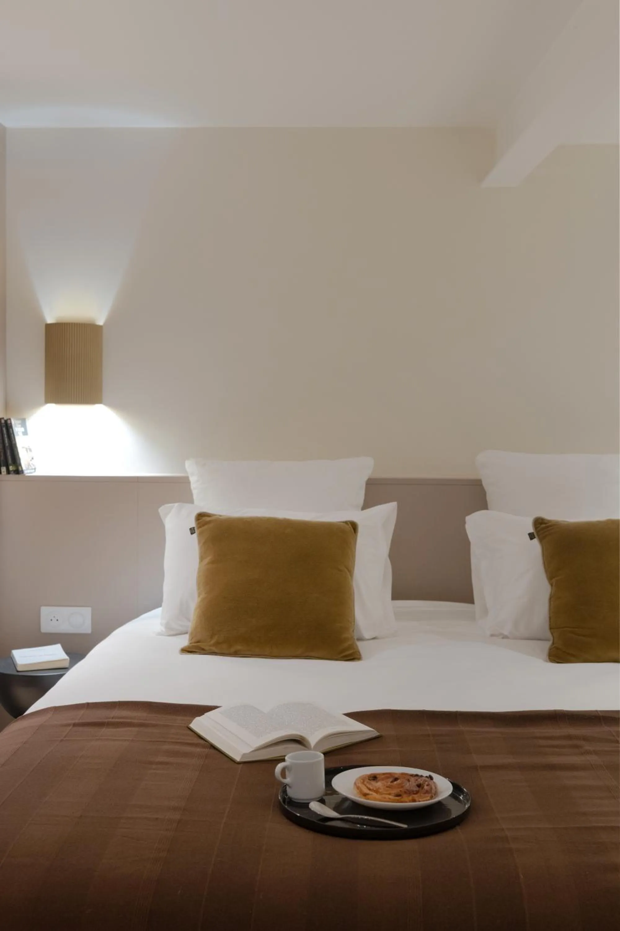 Bed in MiHotel Le Gourguillon