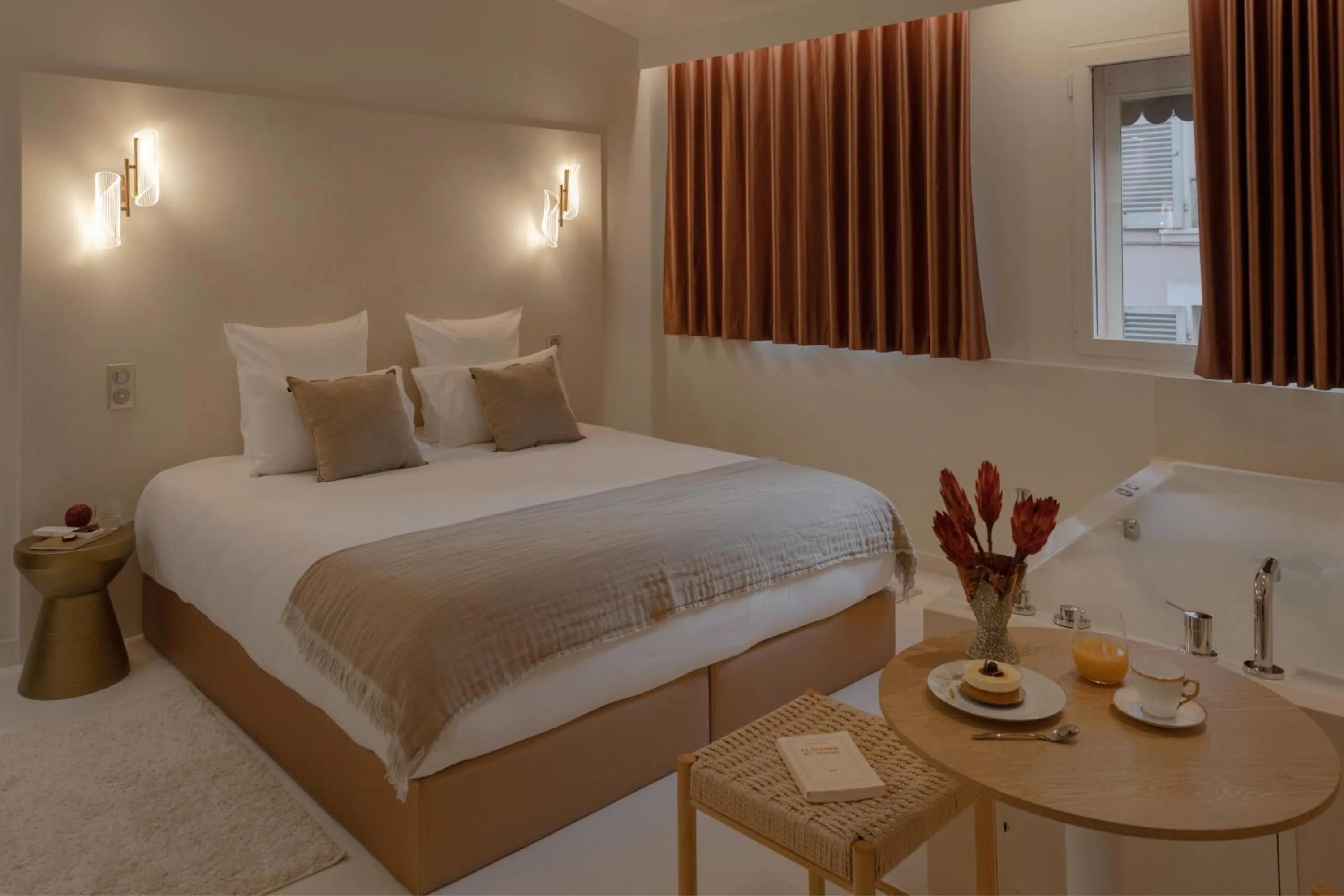 Bed in MiHotel Le Gourguillon