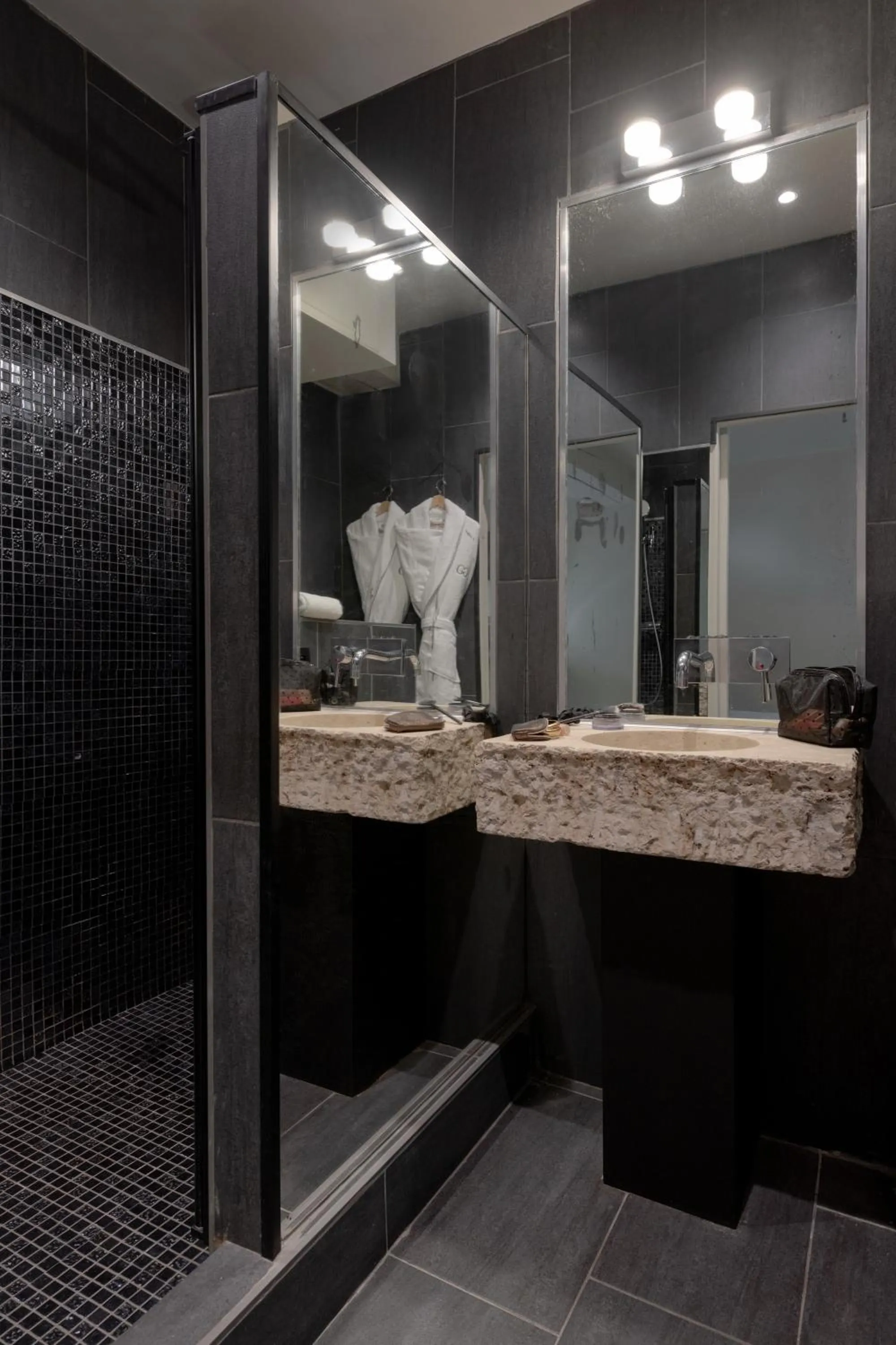 Bathroom in MiHotel Le Gourguillon