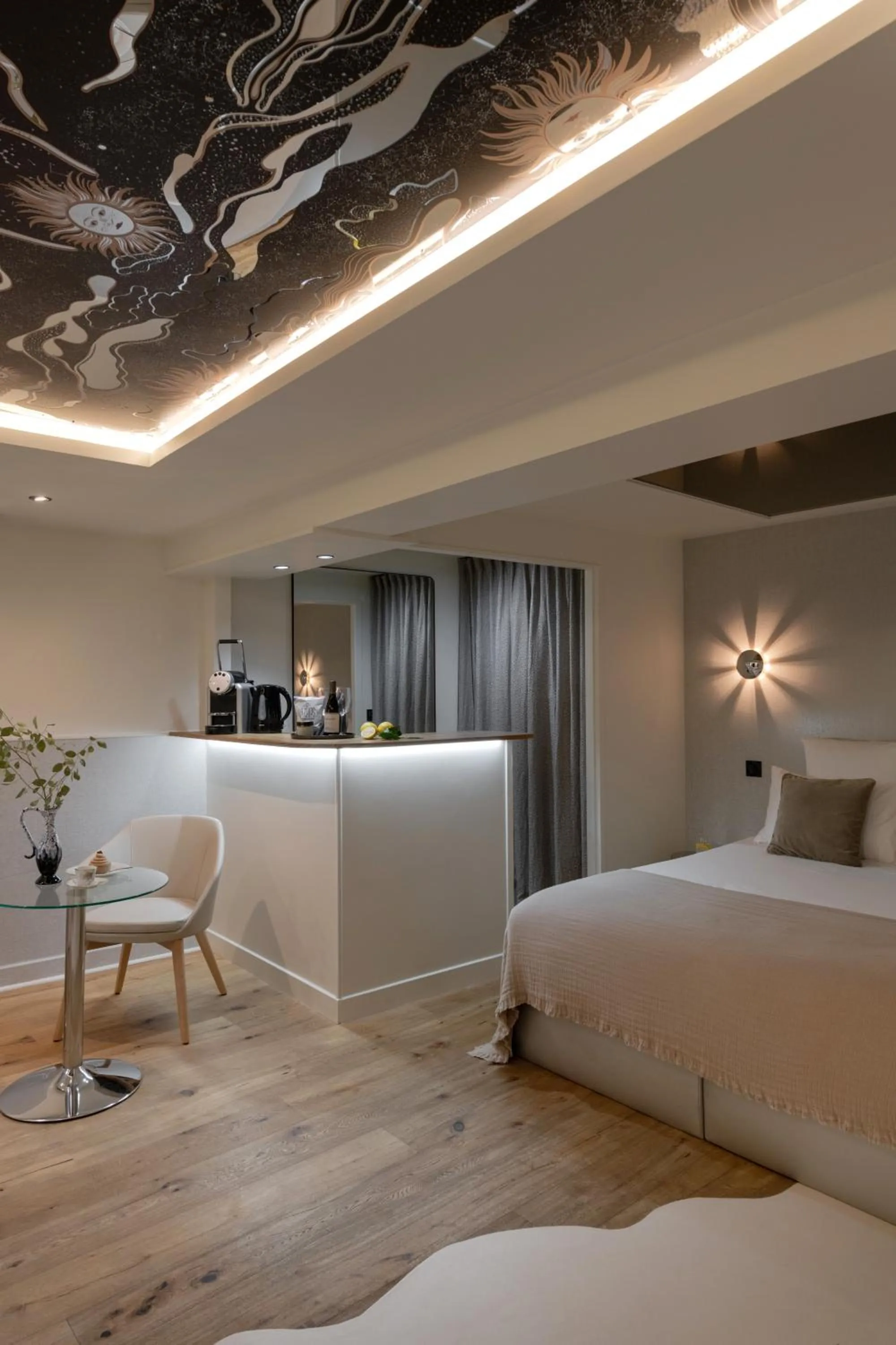 Bed in MiHotel Le Gourguillon