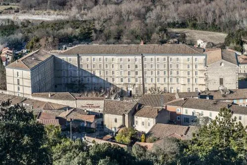 HOSTELLERIE CHARLES de FOUCAULD