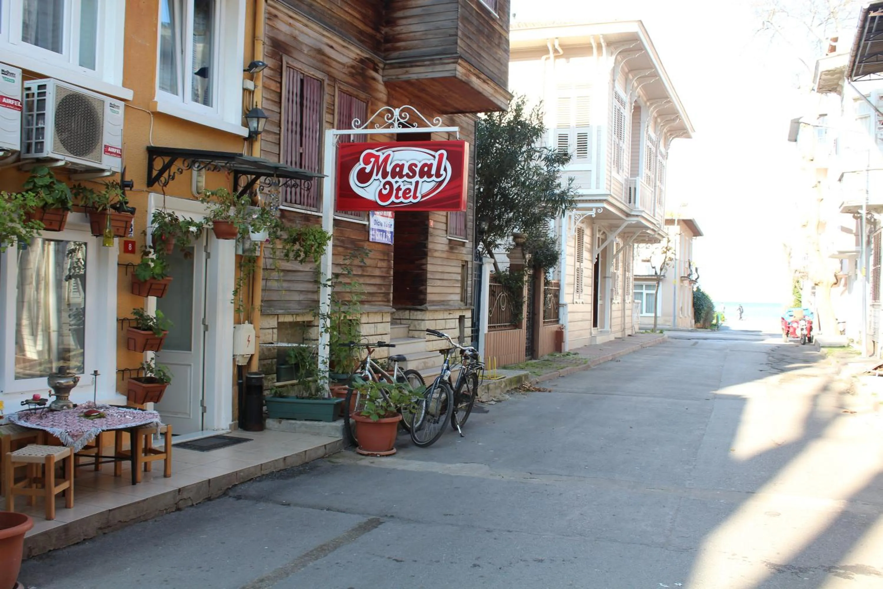 Facade/entrance in Masal Hotel