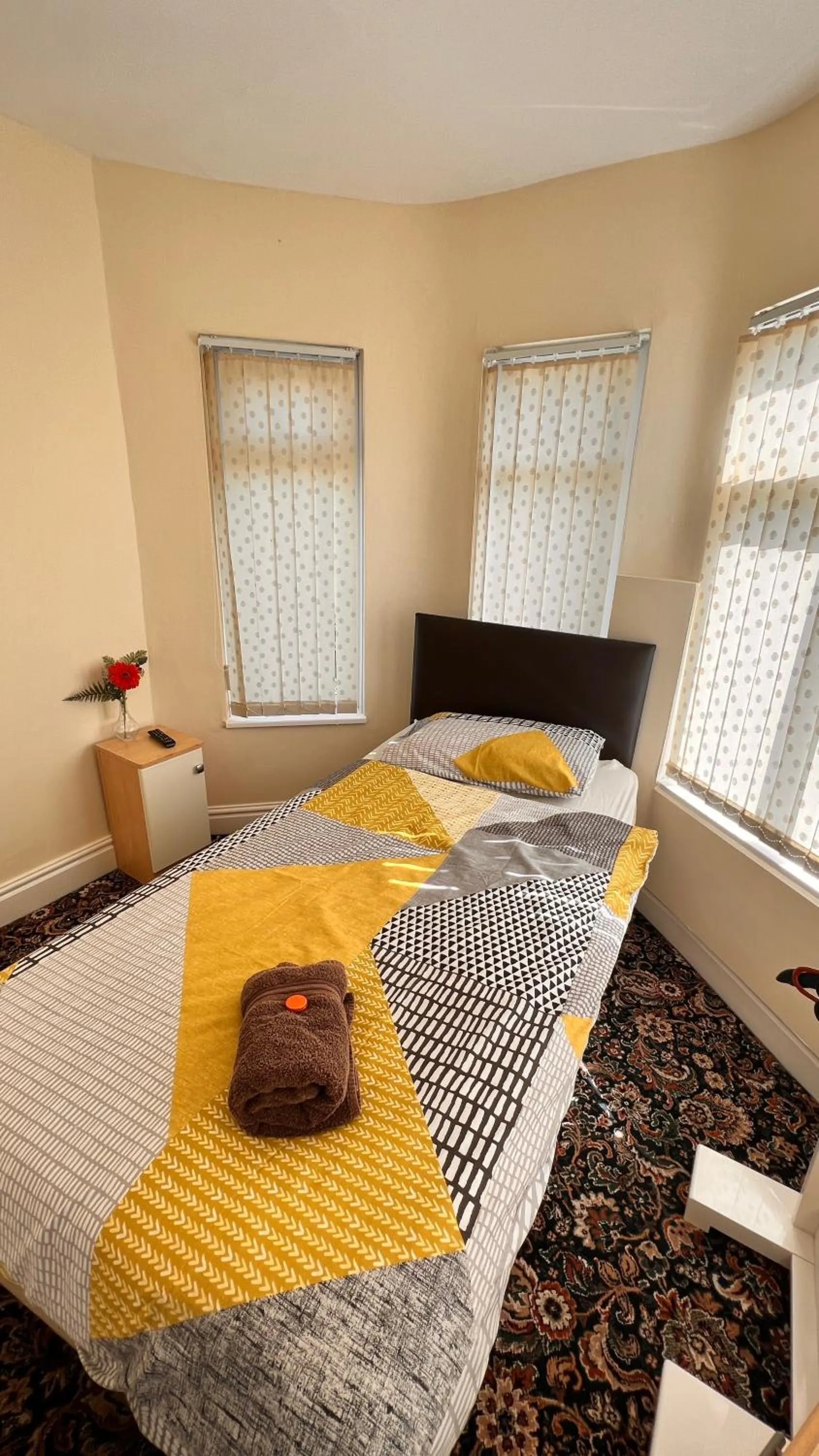 Photo of the whole room in Castle Lodge Guest House 86-88 Sheil Rd L6 3AF