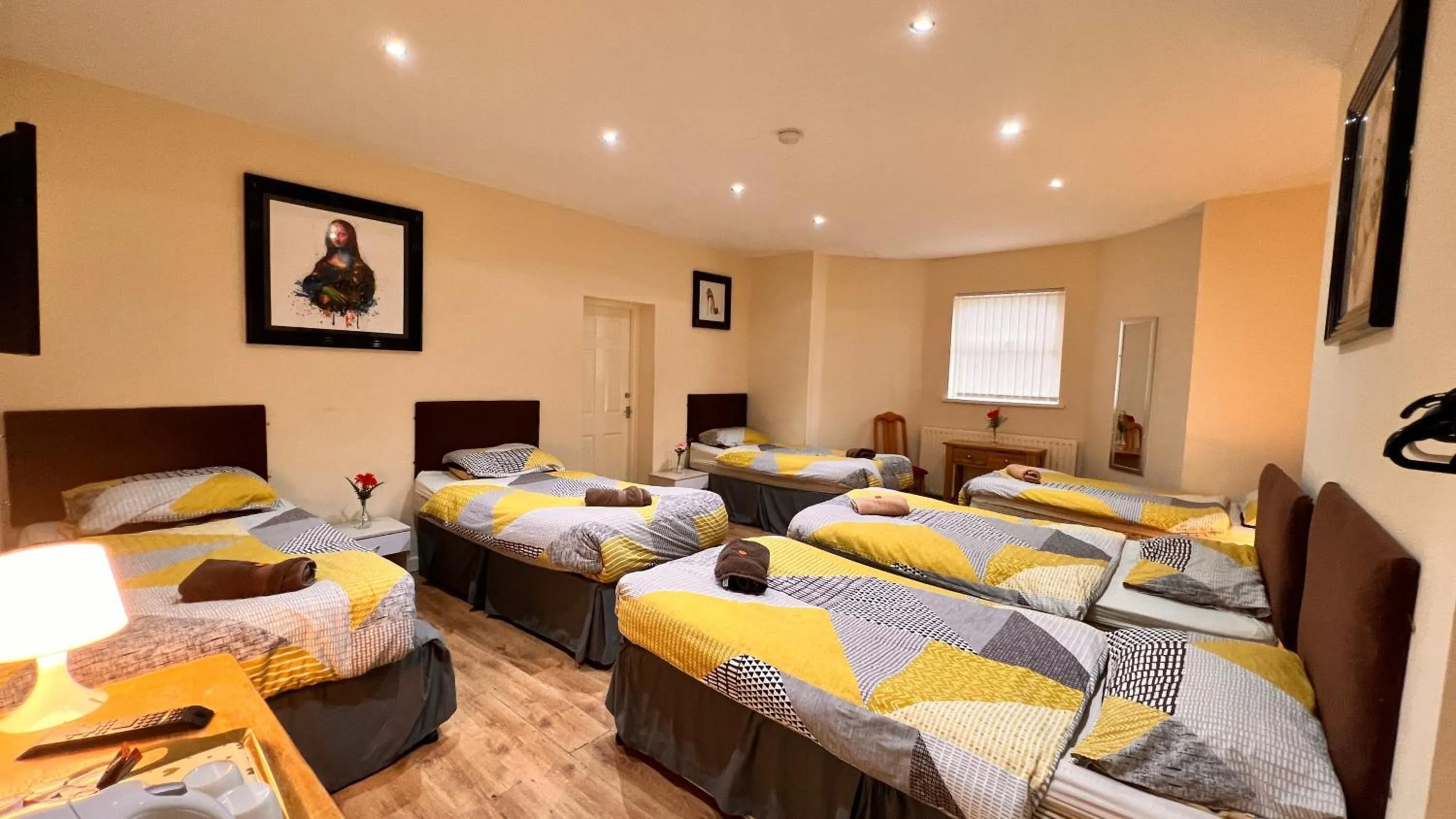 Photo of the whole room, Bed in Castle Lodge Guest House 86-88 Sheil Rd L6 3AF